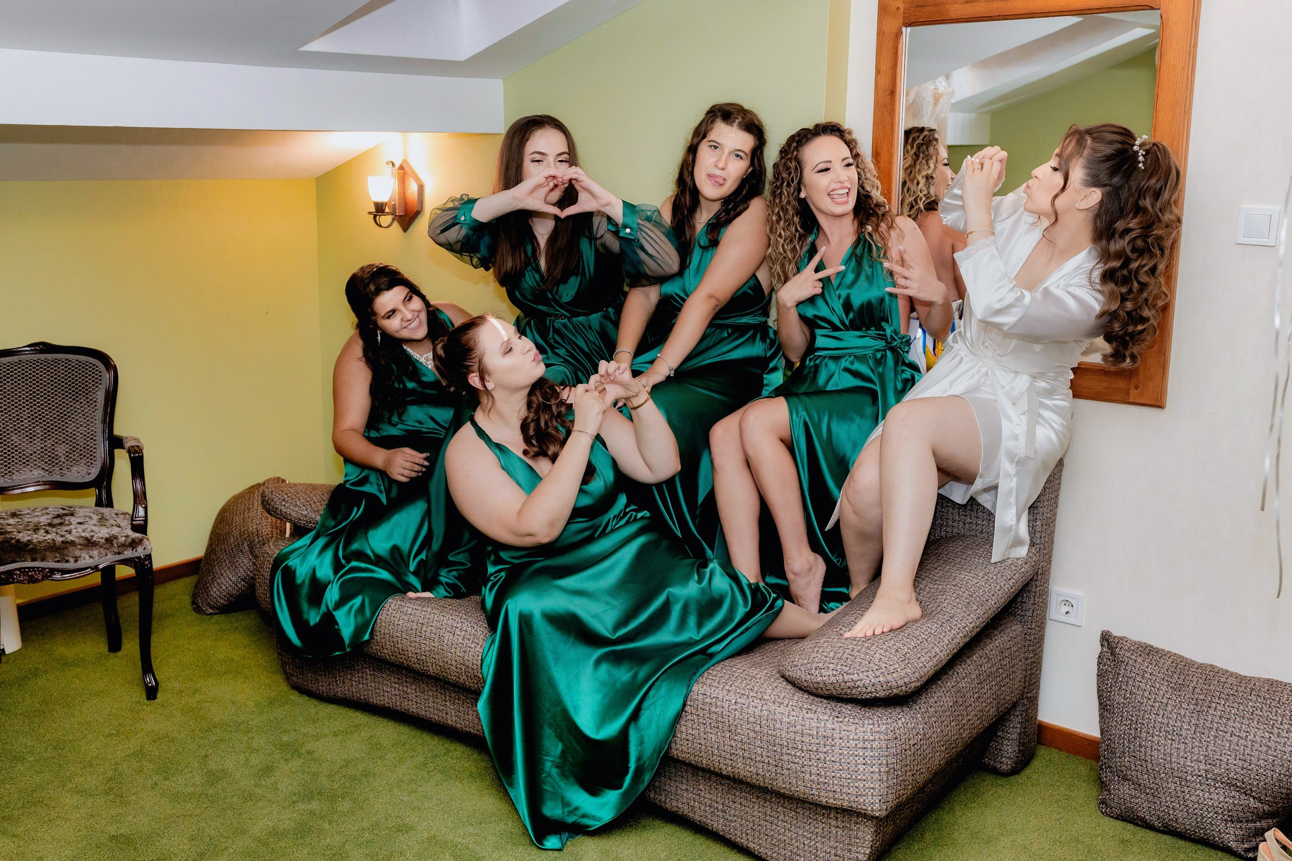 - nunta--fotograf-profesionist-botosani - fotografie-nunta-romantica - imagini-nunta-in-natura-alin-chirila-fotograf - fotografii-cuplu-indragostit-nunta-botosani - sedinta-foto-miri-andrei-iustina-alinofotostudio - amintiri-din-nunta-realizate-de-fotograf-profesionist - povestea-nuntii-andrei-si-iustina-in-imagini-alinofotostudio-fotograf evenimente- evenimente Botoșani -fotograf Suceava - fotograf Iași- servicii foto. servicii foto Botoșani. servicii foto video Botoșani. fotograf nunta. fotograf evenimente. fotograf nunta Botoșani. Alin chirila. Alin chirila fotograf. Alinofotostudio.- servicii foto. servicii foto Botoșani. servicii foto video Botoșani. fotograf nunta. fotograf evenimente. fotograf nunta Botoșani. Alin chirila. Alin chirila fotograf. Alinofotostudio.fotograf stare civilă,poze stare civilă,album foto stare civilă,servicii foto suceava,fotograf evenimente suceava,fotograf nuntă suceava,poze cununie civilă,ședință foto stare civilă,sesiune foto suceava,fotograf profesionist suceava,fotograf botosani,stare civila botosani,alinofotostudio,alin chirila fotograf.servicii foto. servicii foto Botoșani. servicii foto video Botoșani. fotograf nunta. fotograf evenimente. fotograf nunta Botoșani. Alin chirila. Alin chirila fotograf. Alinofotostudio.fotograf stare civilă,poze stare civilă,album foto stare civilă,servicii foto suceava,fotograf evenimente suceava,fotograf nuntă suceava,poze cununie civilă,ședință foto stare civilă,sesiune foto suceava,fotograf profesionist suceava,fotograf botosani,stare civila povestitor prin fotografiebotosani,alinofotostudio,alin chirila fotograf,servicii foto. servicii foto Botoșani. servicii foto video Botoșani. fotograf nunta. fotograf evenimente. fotograf nunta Botoșani. Alin chirila. Alin chirila fotograf. Alinofotostudio.fotograf stare civilă,poze stare civilă,album foto stare civilă,servicii foto suceava,fotograf evenimente suceava,fotograf nuntă suceava,poze cununie civilă,ședință foto stare civilă,sesiune foto suceava,fotograf profesionist suceava,fotograf botosani,stare civila botosani,alinofotostudio,alin chirila fotograf,cununie religioasă botoșani,andreea și neculai,capela militară botoșani,foto conacul zăicești,fotograf nuntă botoșani,fotograf cununie religioasă,foto evenimente botoșani,poze cununie capela militară,ședință foto zăicești,fotograf profesionist botoșaniMire și mireasă – Sergiu & Liliana – ziua nunții, 2024 - Emoții în ziua nunții – Sergiu și Liliana - Dansul mirilor – fotografie artistică nuntă 2024 - Sedinta foto romantică în natură – Sergiu & Liliana - Rochia de mireasă și detalii de nuntă elegan-Album de cununie civilă Florin și Anda – Fotografii profesionale realizate de Alin Chirilă în Botoșani -fotograf prin fotografie-Ședință foto Trash the Dress pe muntele Rarău cu Iulian și Iuliana – fotografie de cuplu, natură montană, emoție autentică surprinsă de Alin Chirilă, povestitor prin fotografie.- "Iulian și Iuliana pe crestele Rarăului – fotografie Trash the Dress în natură" - "Cuplu îmbrățișat la apus pe muntele Rarău – ședință foto după nuntă" - "Rochie de mireasă în vânt pe munte – Trash the Dress Rarău-1. Iulian și Iuliana pe muntele Rarău – ședință foto Trash the Dress în natură, cu peisaj montan spectaculos 2. Cuplu în îmbrățișare pe Rarău – emoție autentică surprinsă după nuntă 3. Rochie de mireasă în bătaia vântului – fotografie artistică Trash the Dress în munți 4. Mire și mireasă privind spre orizont – dragoste și libertate pe muntele Rarău 5. Iuliana zâmbind în rochia de mireasă – portret în natură, Trash the Dress 6. Iulian ținându-și mireasa de mână – ședință foto romantică pe munte 7. Detaliu cu rochia pe stâncă – estetică naturală Trash the Dress Rarău 8. Cuplu în mers pe poteca Rarăului – fotografie simbolică de după nuntă 9. Apus de soare pe Rarău în spatele mirilor – imagine de poveste Trash the Dress 10. Iulian și Iuliana râzând împreună – momente autentice surprinse de Alin Chirilă, povestitor prin fotografie