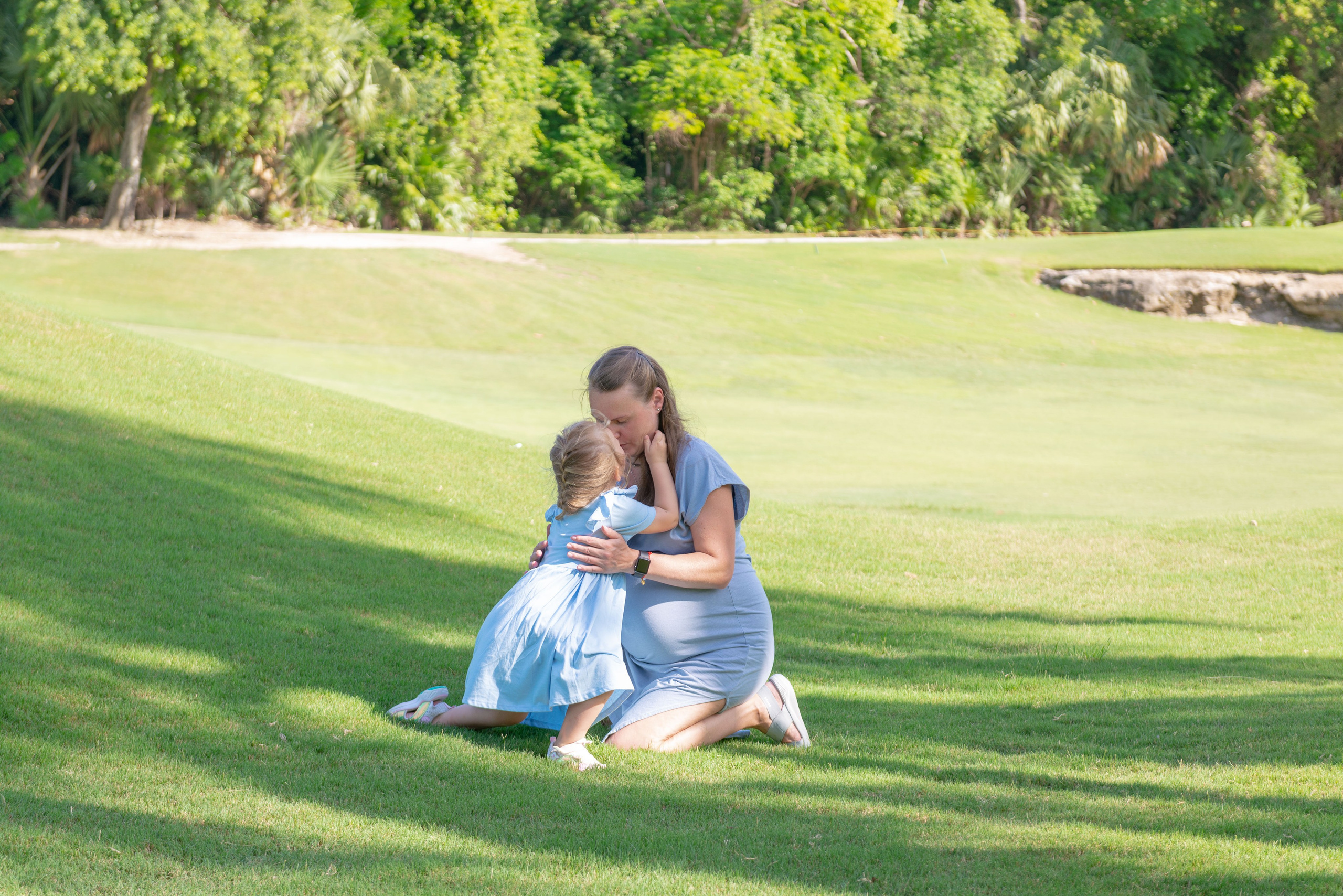 Sesión de Fotos Familiar de Embarazo: La Espera de un Nuevo Milagro. FOTÓGRAFO MÉXICO QUINTANA ROO