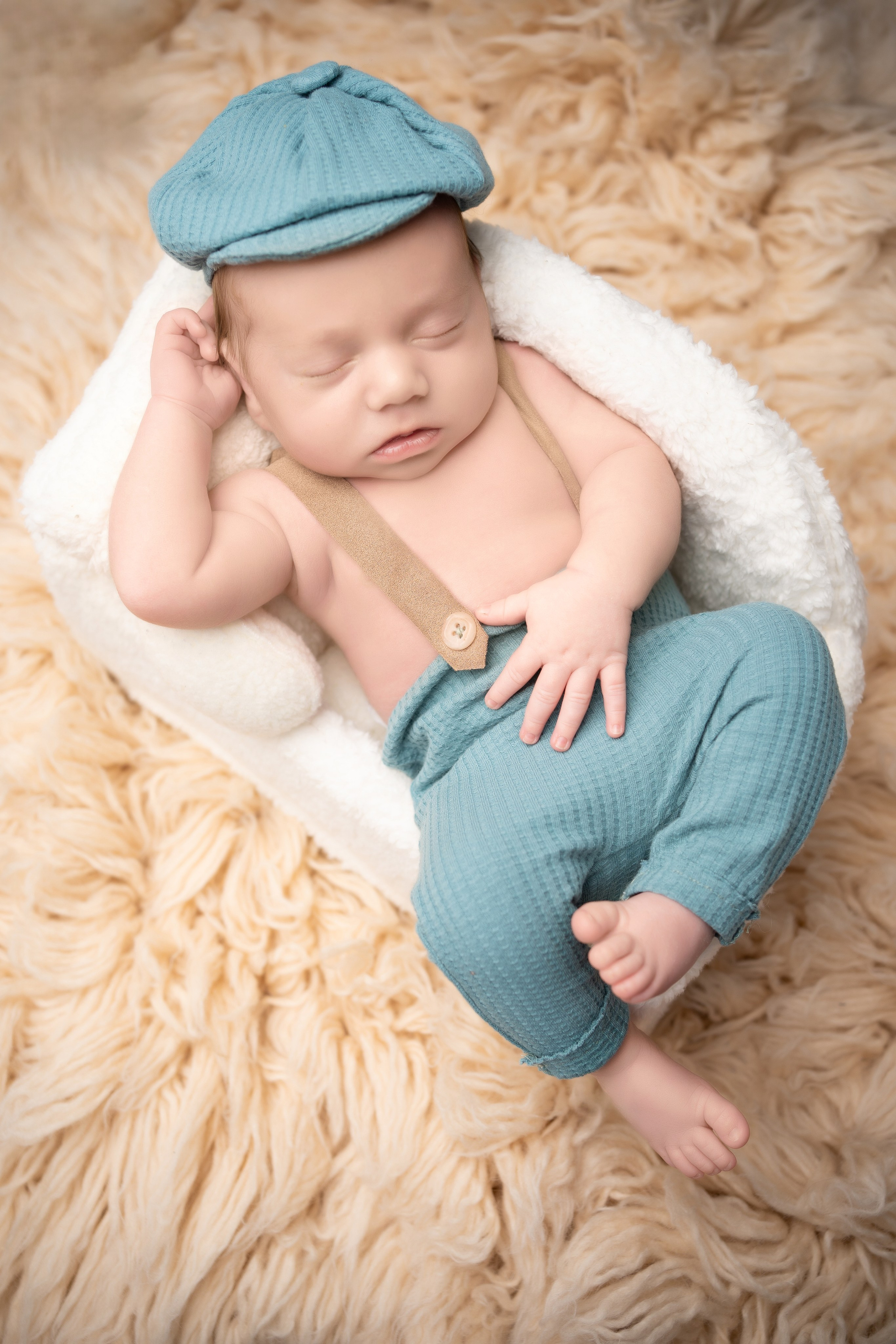 NEWBORN. BabyBumpbyCristinaH