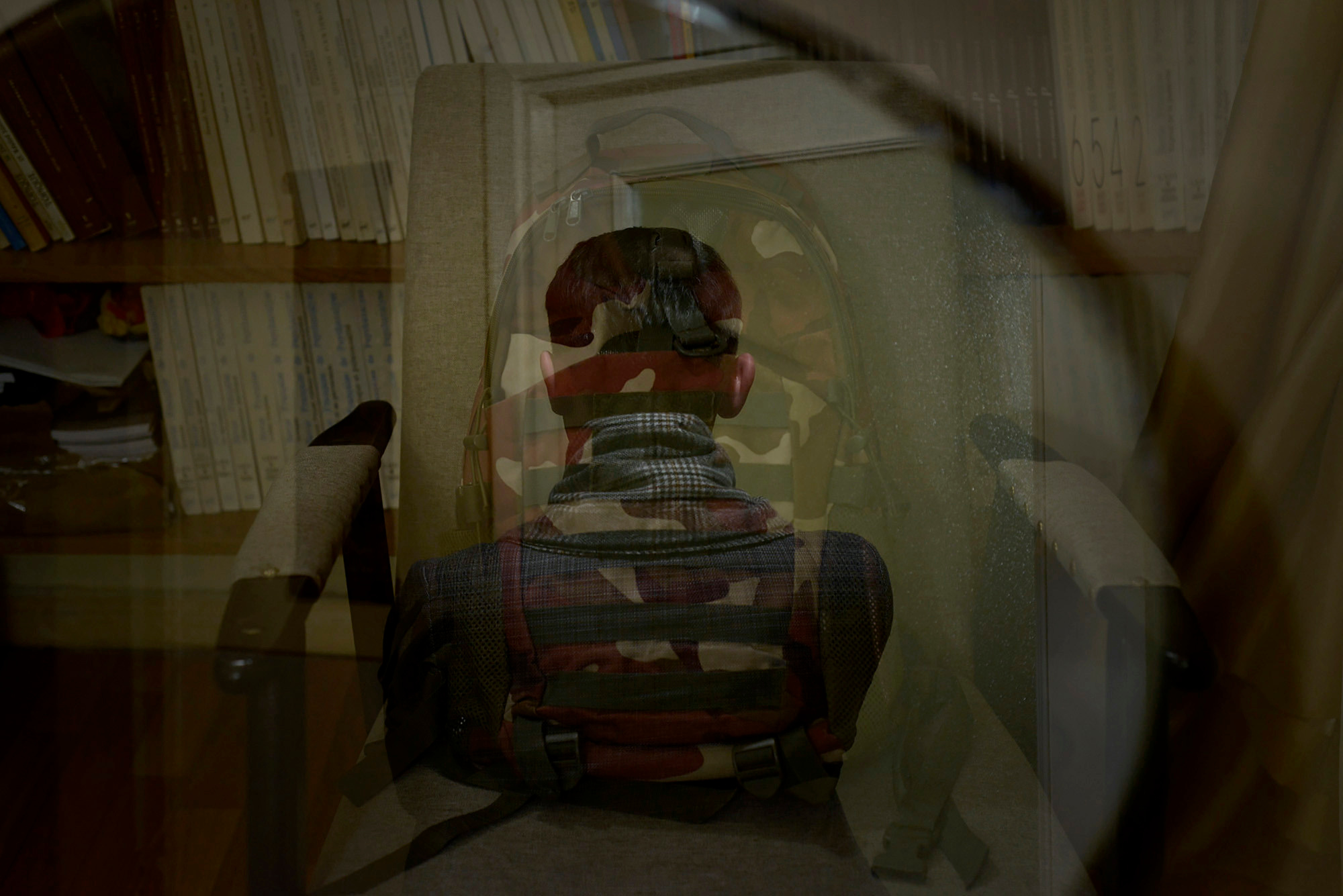 A FRAME OUTSIDE THE FRAME. Documentary photographer in Yerevan Vaghinak Ghazaryan