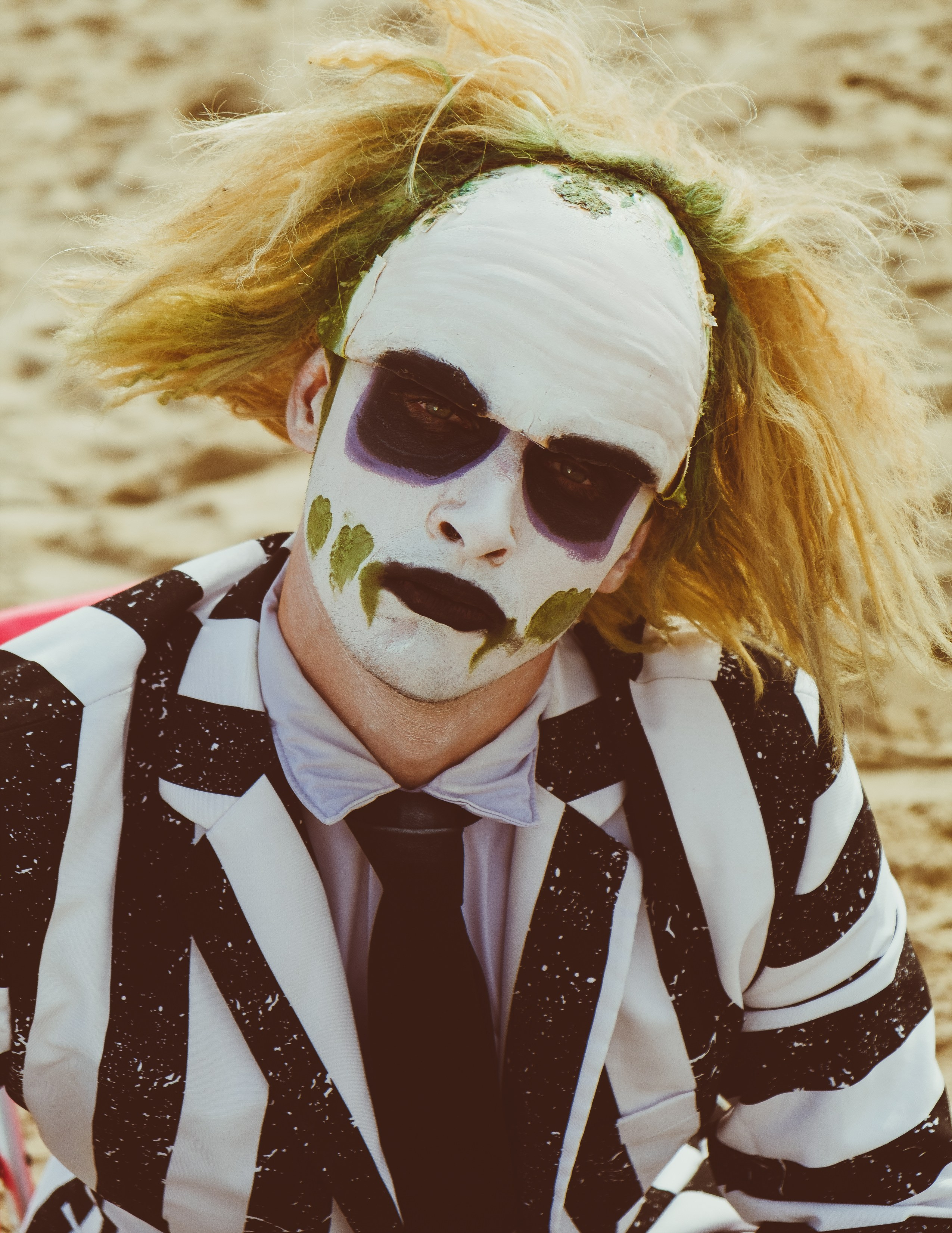 Beetlejuice на море: Экспериментальная фотосессия с цирковыми артистами — Фотограф Андрей Луковников