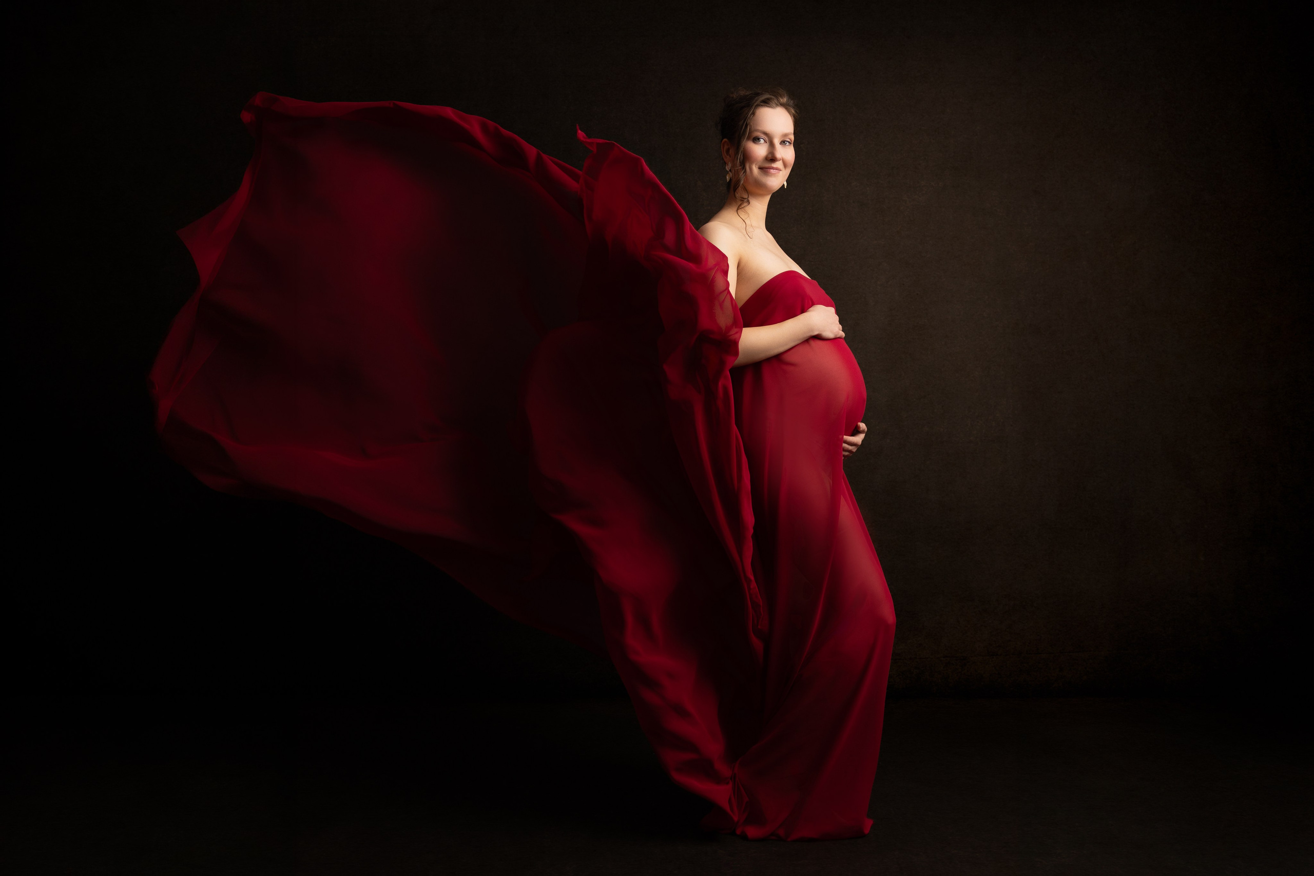 Maternity Photoshoot in Dresden — Studio & Outdoor. Family & Maternity Photographer in Dresden Tatiana Mudryak