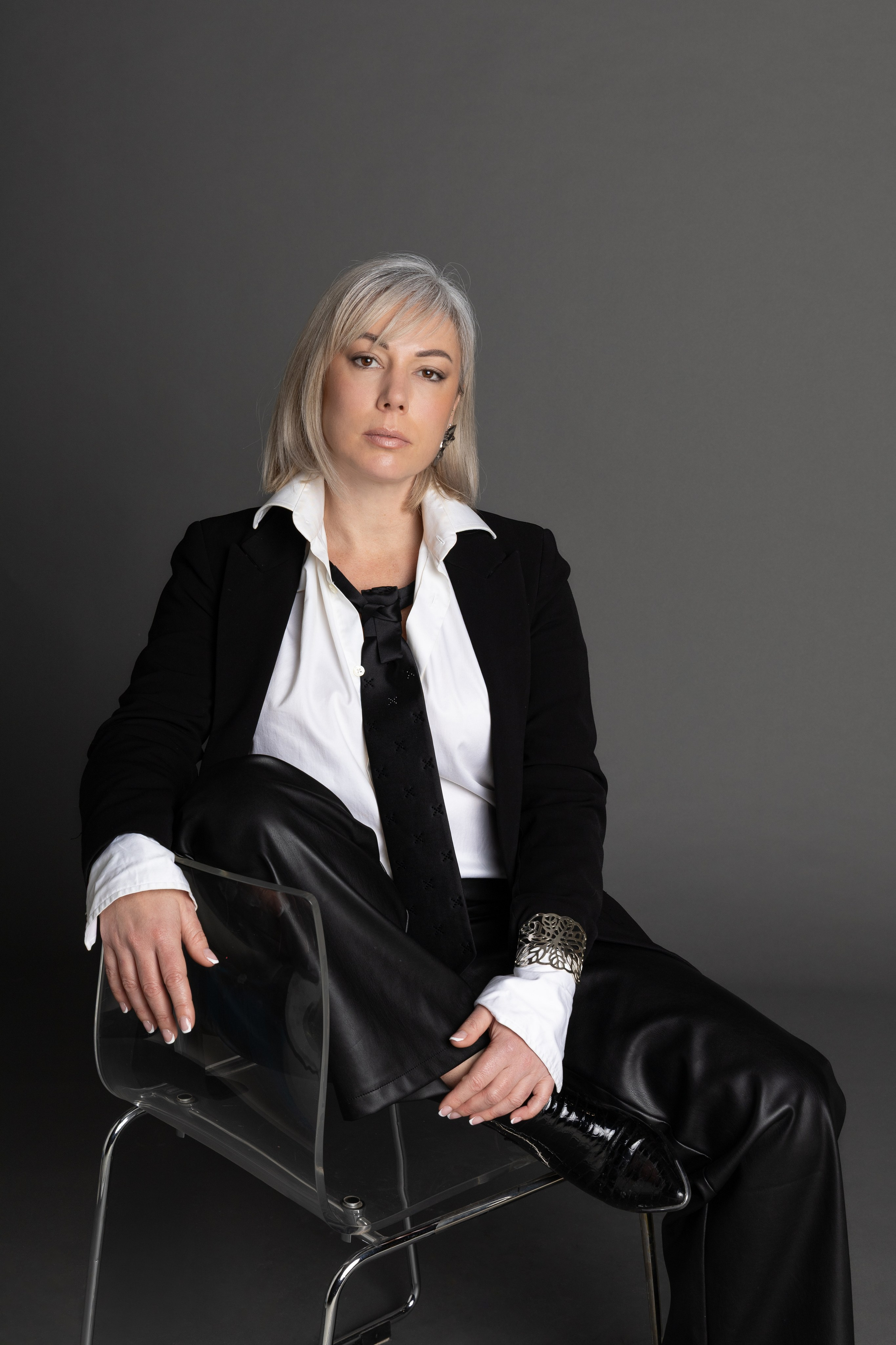 Séance photo en studio à Albi pour Élodie ✨📸. Photographe de mariage et de portrait dans le Tarn, Toulouse et en Occitanie