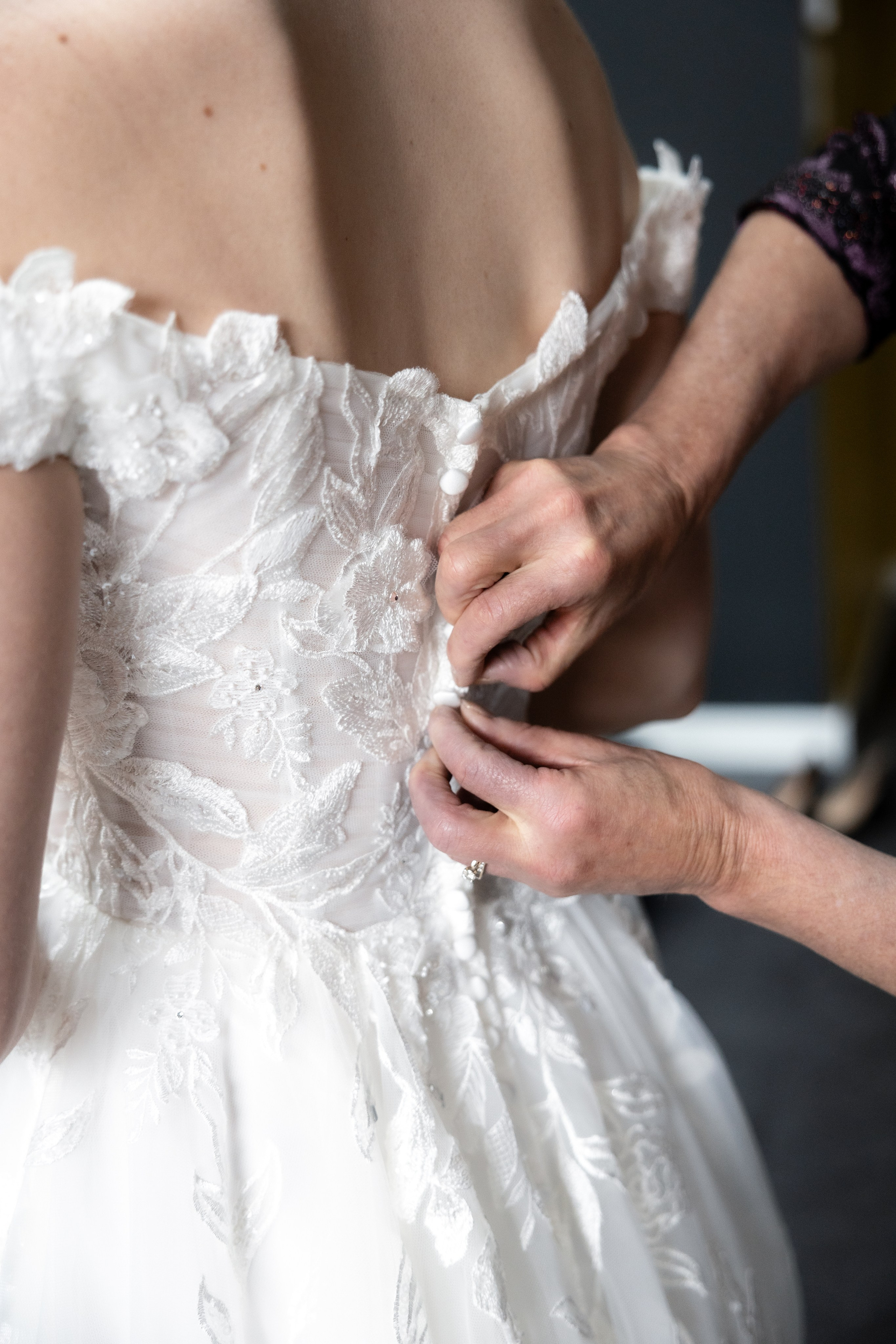 Mariage de Noël inoubliable à Toulouse, Capitole. Gillian & Scott. Eugénie Smirnova — photographe à Toulouse et dans le sud-ouest de la France