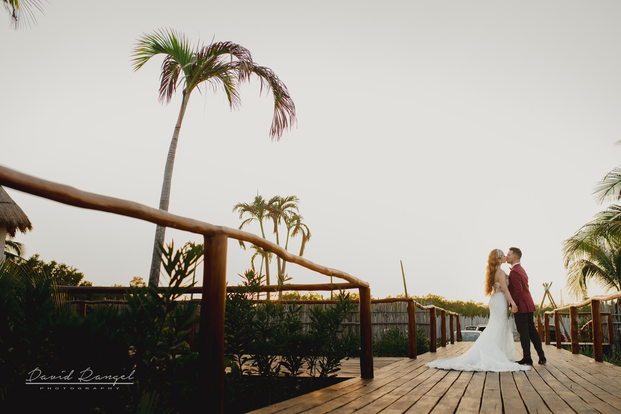 Destination wedding photographer based in Cancun and Riviera Maya with service worldwide