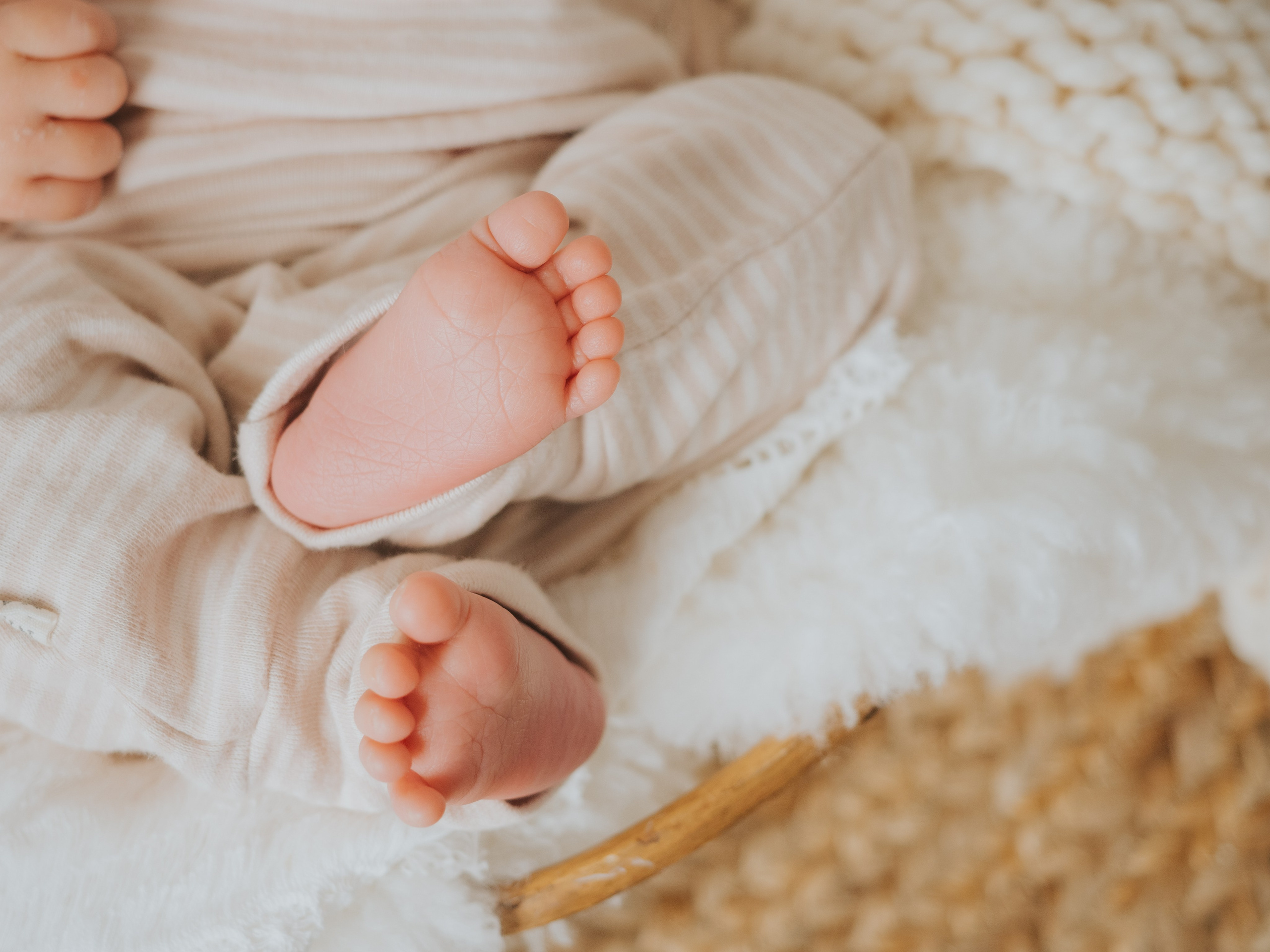 Newborn. Mimosa Studios — Motherhood & Family Photographer in Montreal