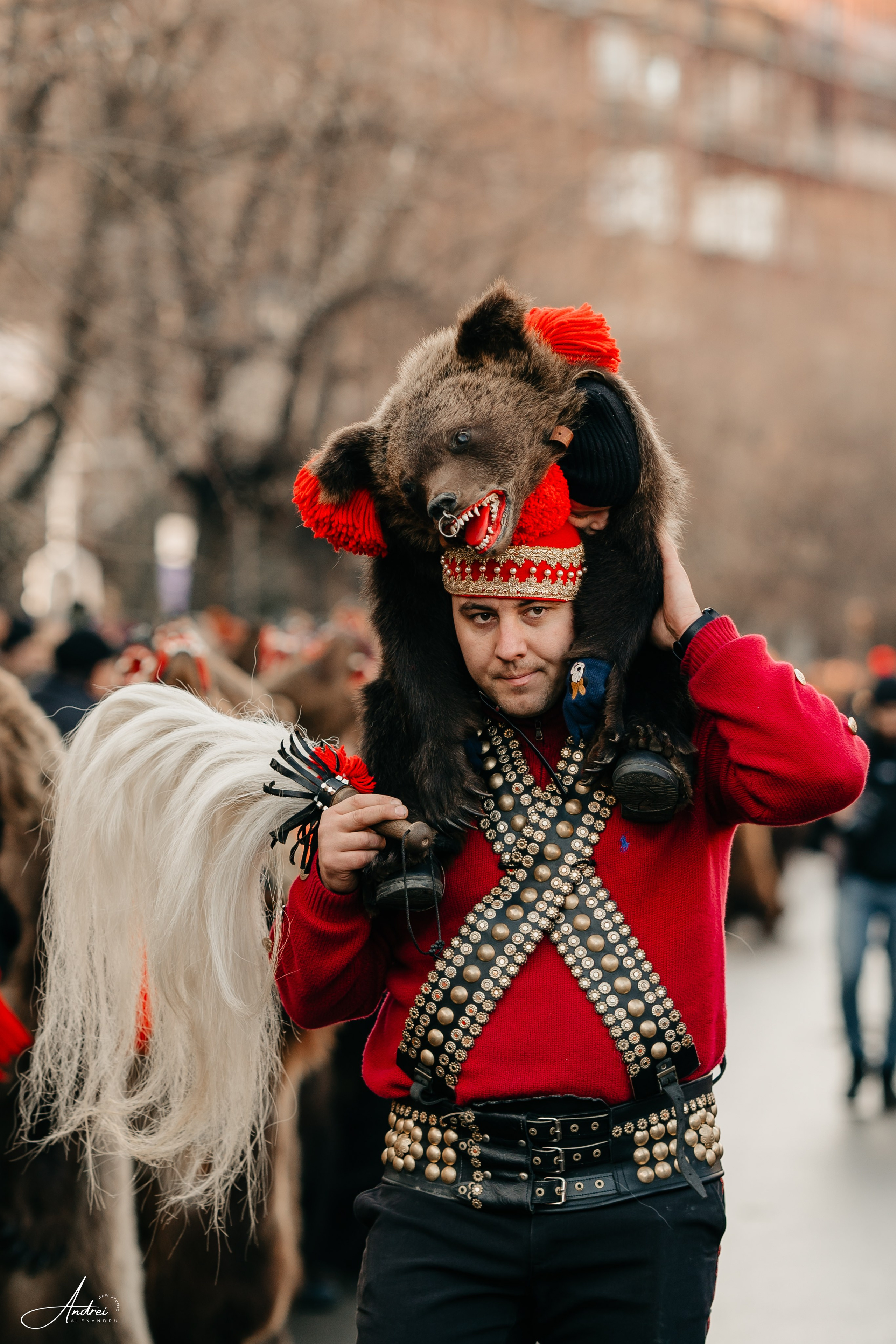 Ediția a XXVII-a a Festivalului de Datini și Obiceiuri Strămoșești Comănești. Raw Studio. Fotograful tau de nunta!