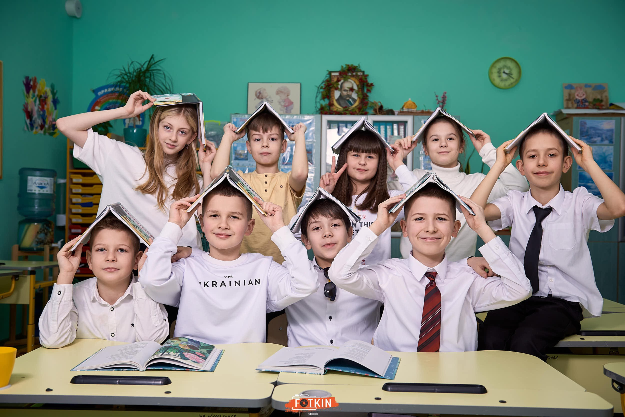 Випускні альбоми для 1- 4 класу у Дніпрі та області. Випускні альбоми фотокниги Київ та Дніпро