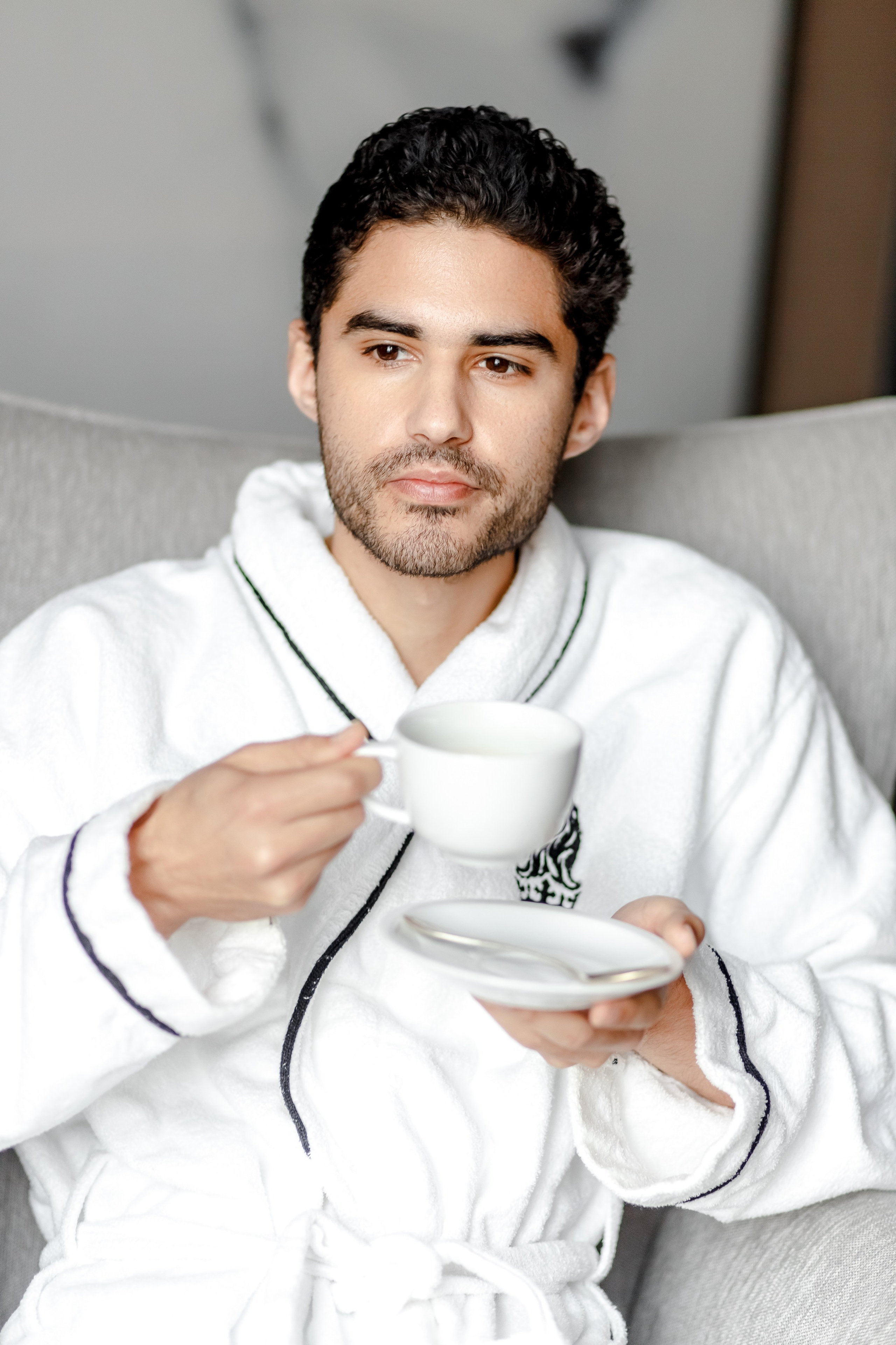 Getting Ready im Ritz Carlton Berlin: Ein zauberhafter Start in den Hochzeitstag. Hochzeitsfotografie in Berlin Nataliia Schütze