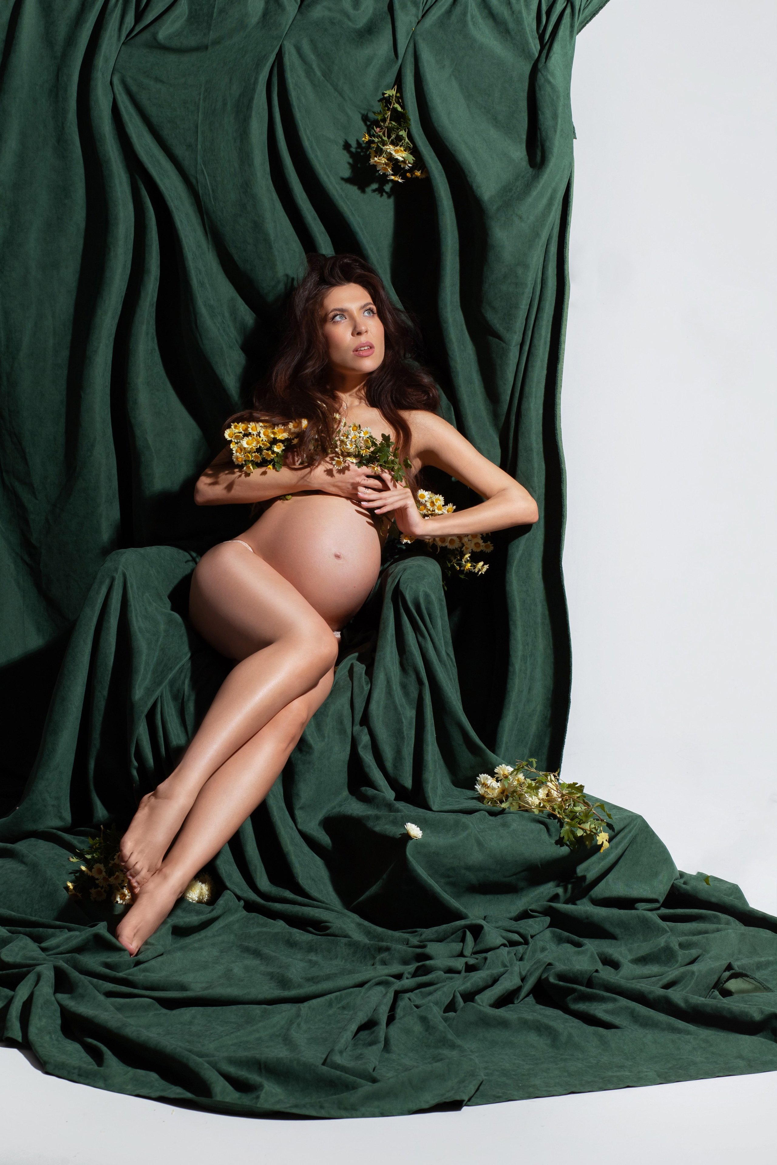 Photo shoot in minimalist style. Professional photographer in Spain