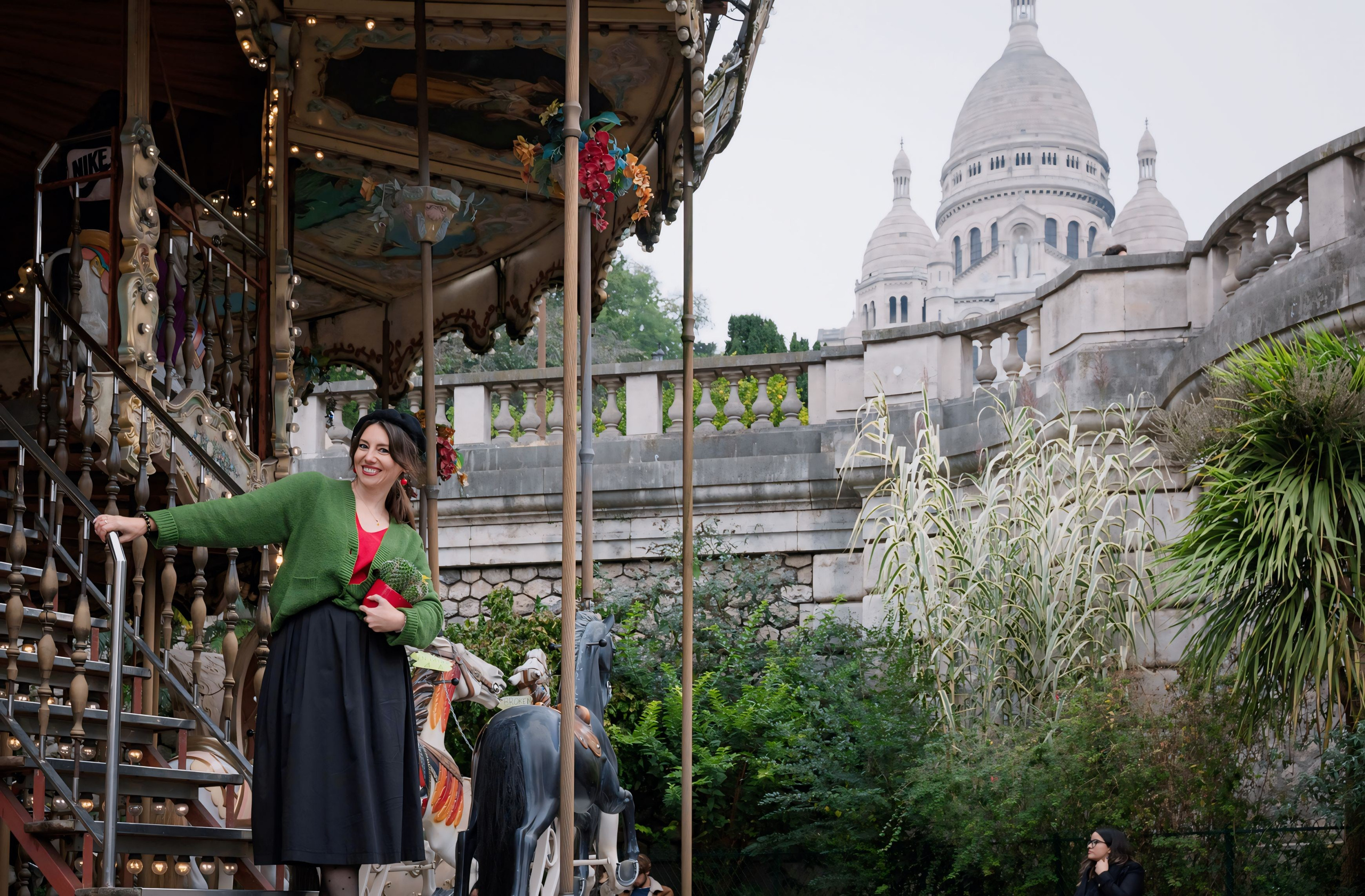 Street photoshoot in Paris. Alina Tagzieva- a photograper in Paris