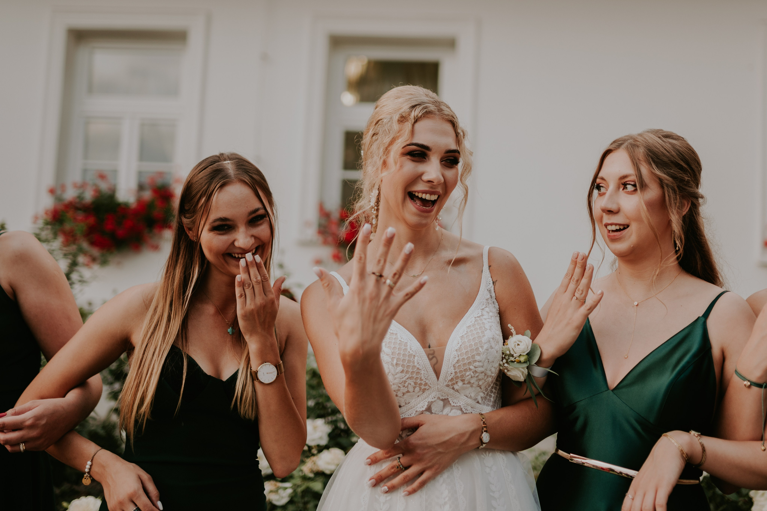 Dwór Wierzbno: plenerowy ślub pod wierzbą. Karkowskafoto - fotografia miłości