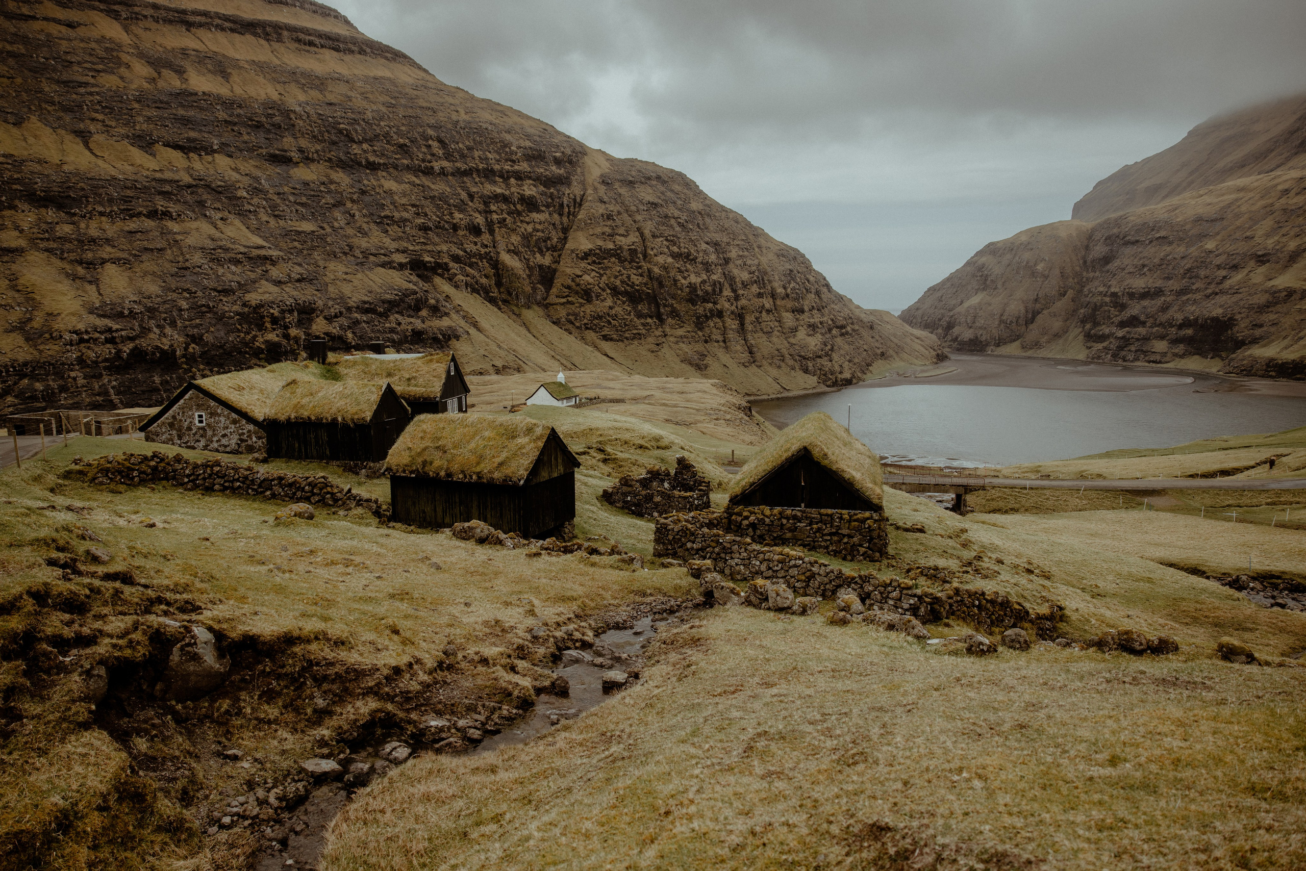 Faroe Islands elopement | Adventure wedding in Faroe Islands. Iceland elopement photographer & videographer