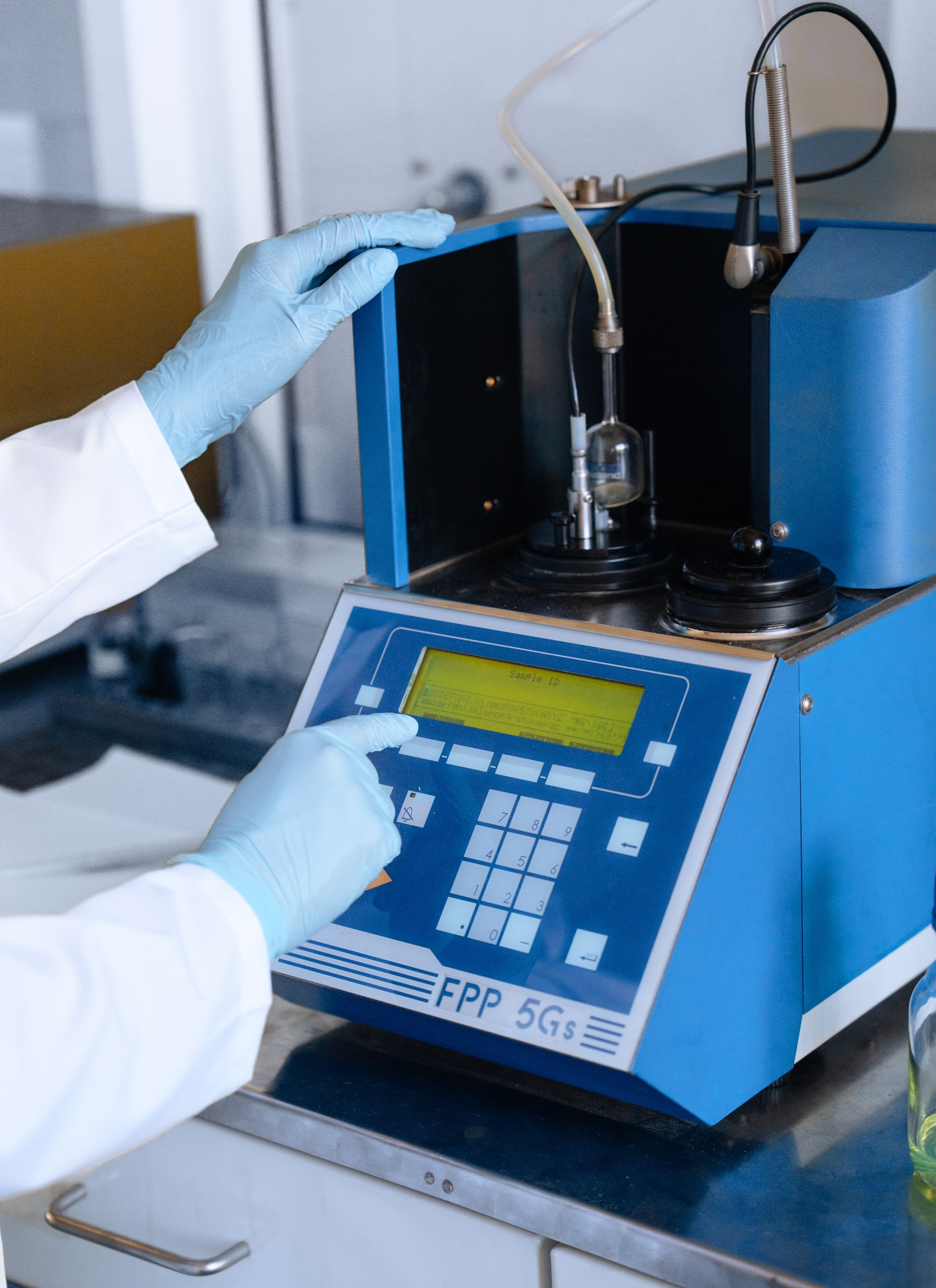 Фотосъёмка для химической лаборатории в Москве| Портреты сотрудников и процессы. Портретный фотограф в Москве — личные и бизнес-задачи | Денис Карелов