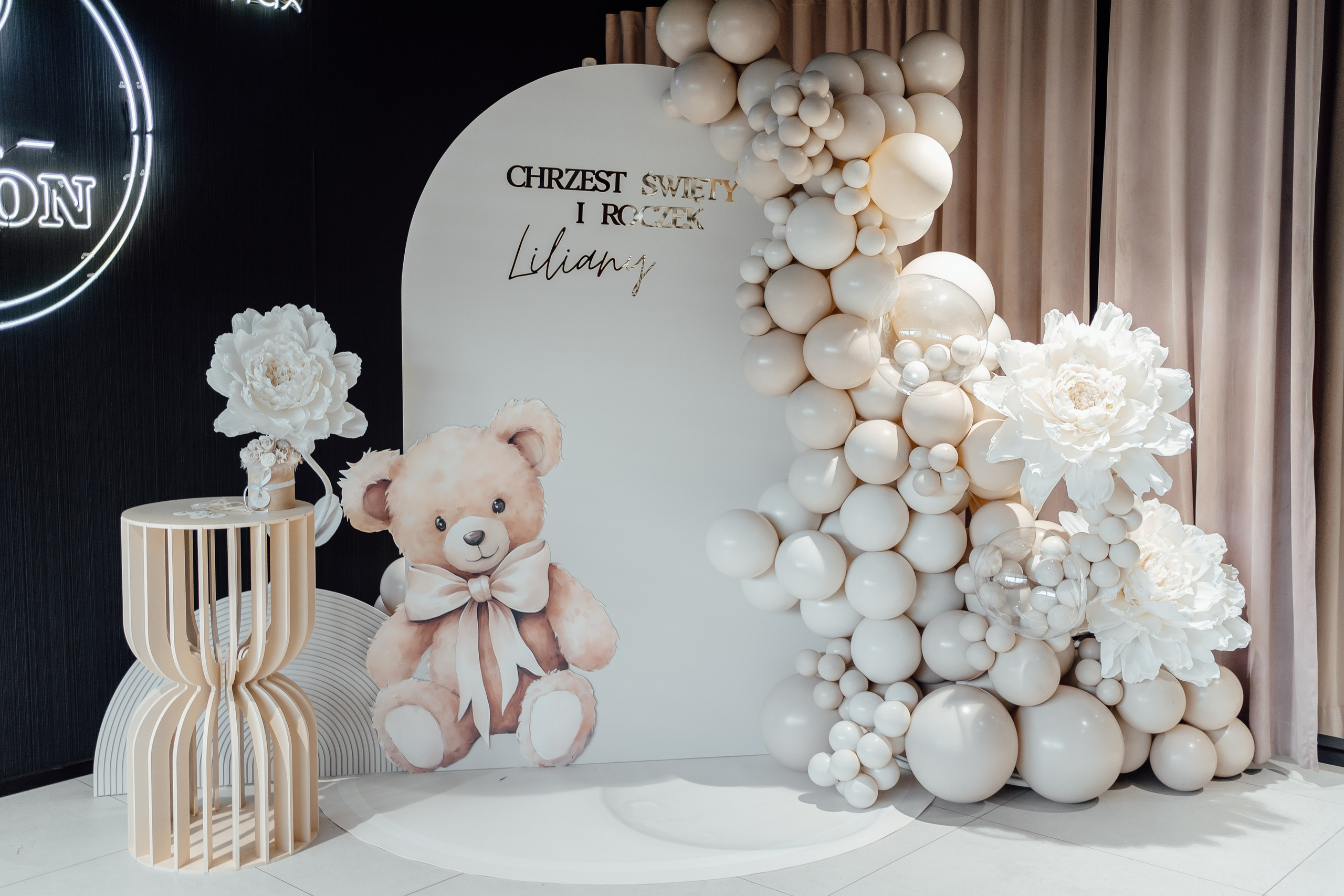 Reportaż z okazji Chrztu Świętego w Łodzi. Fotograf Łódź - sesja ciążowa, noworodkowa, dziecięca. Studio w Łodzi