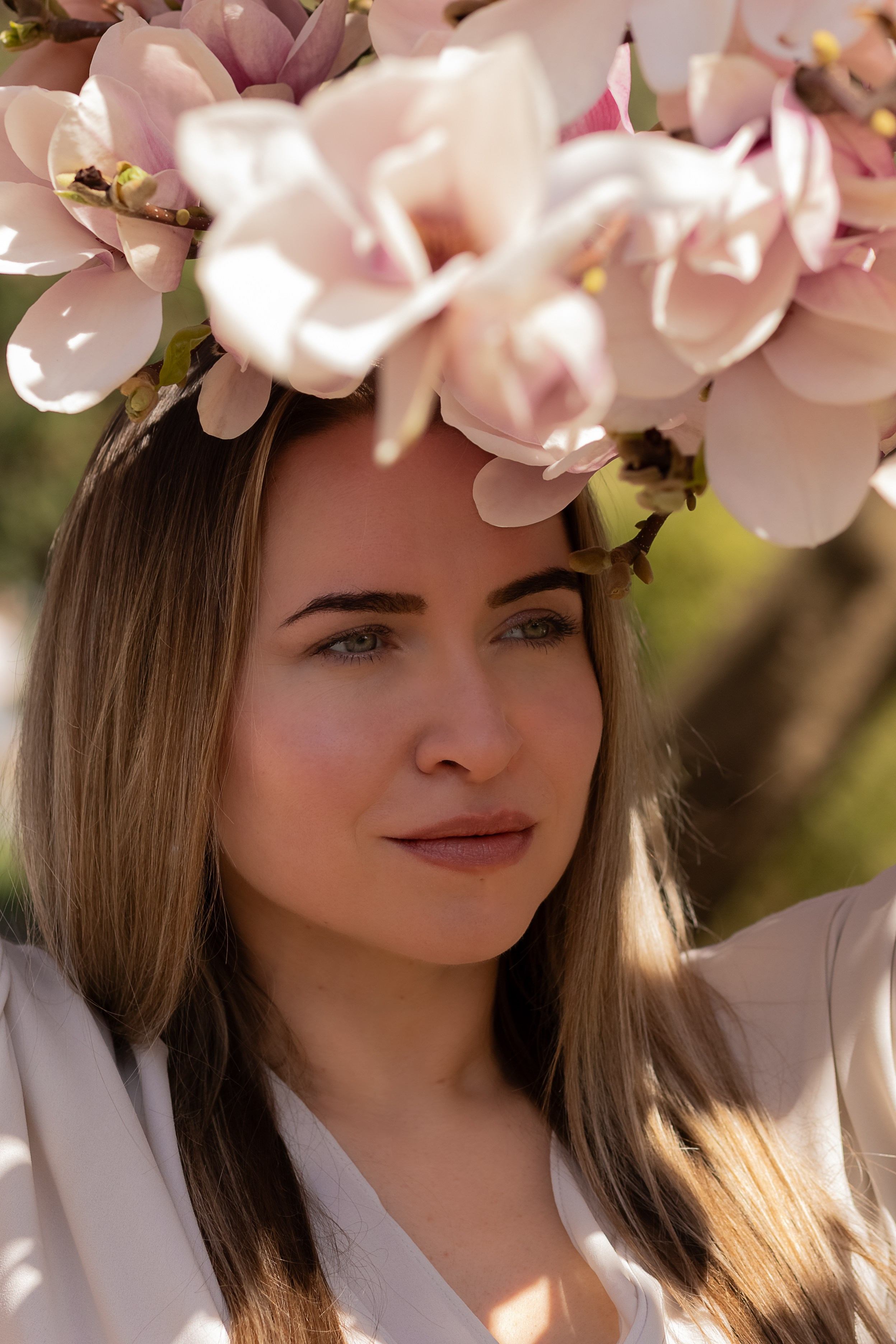 Fotoshooting im Park in der Blütenzeit