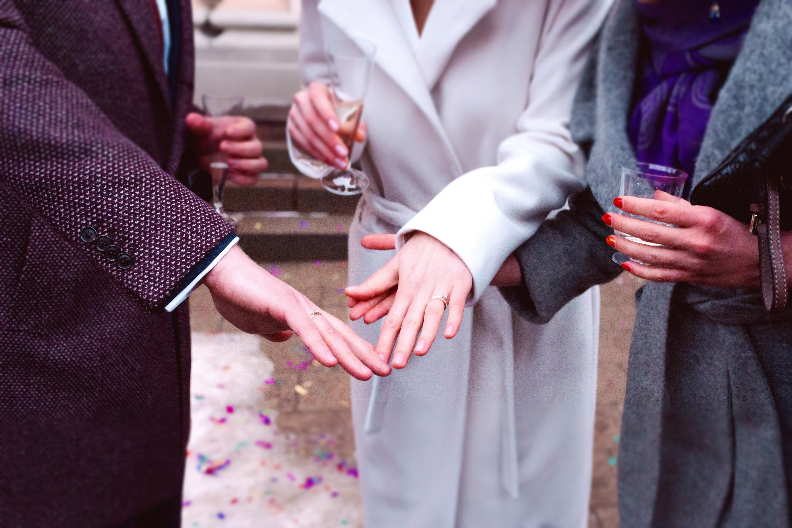 Vestuvių fotosesija, ceremonija, Vestuvių pasiruošimo fotografavimas. Vestuvių fotografas Vilnius Trakai kaina vestuvių fotografavimas fotografė personal.lt photogrpahy kainos jaunoji jaunikis nuotaka santuoka vestuvės, profesionali natūrali meninė reportažinė klasikinė fotosesija, vestuvių fotosesija gamtoje dvare