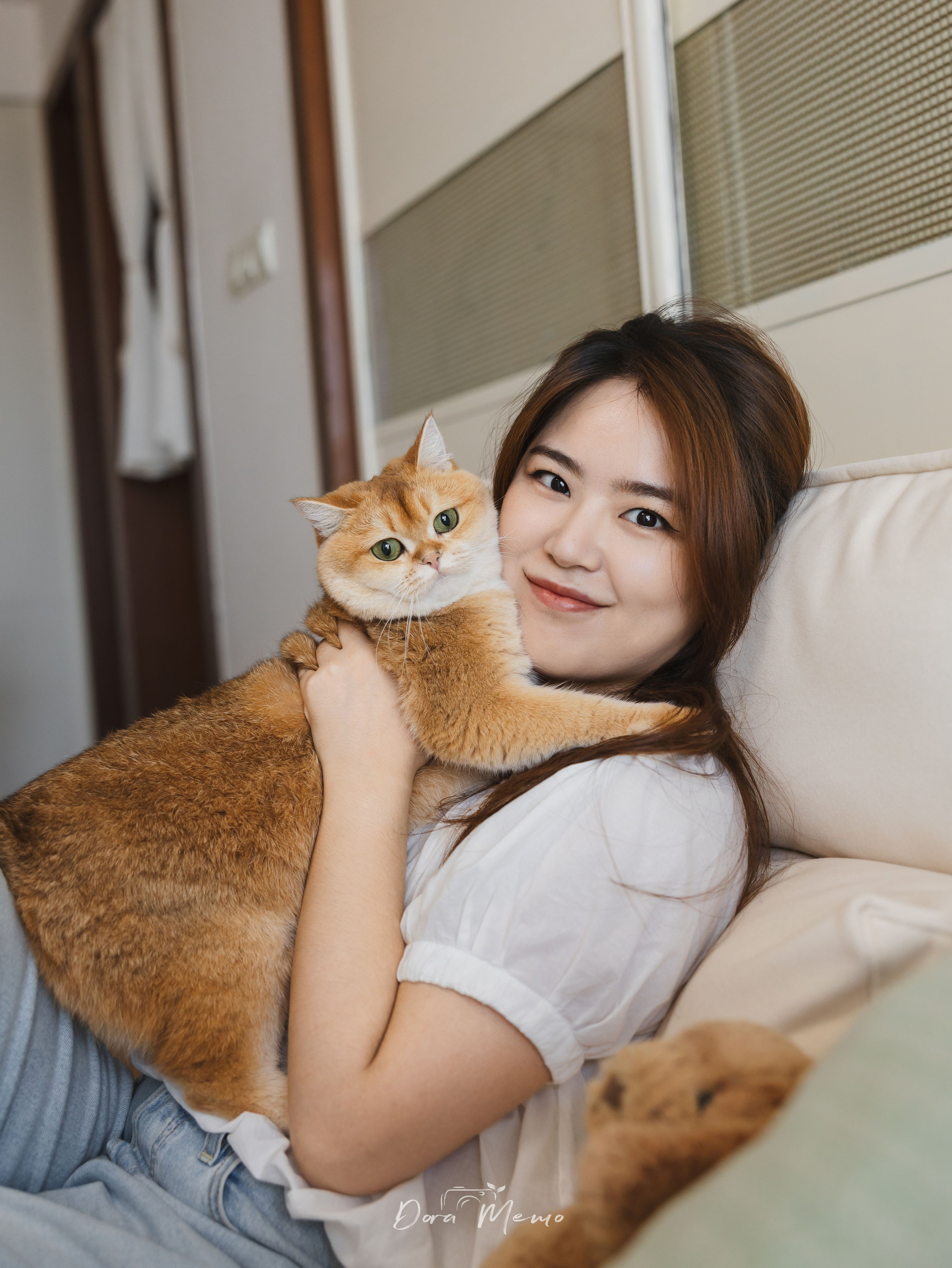 Shanghai Family Photographer — At-Home Pet Family Session with Jiumei