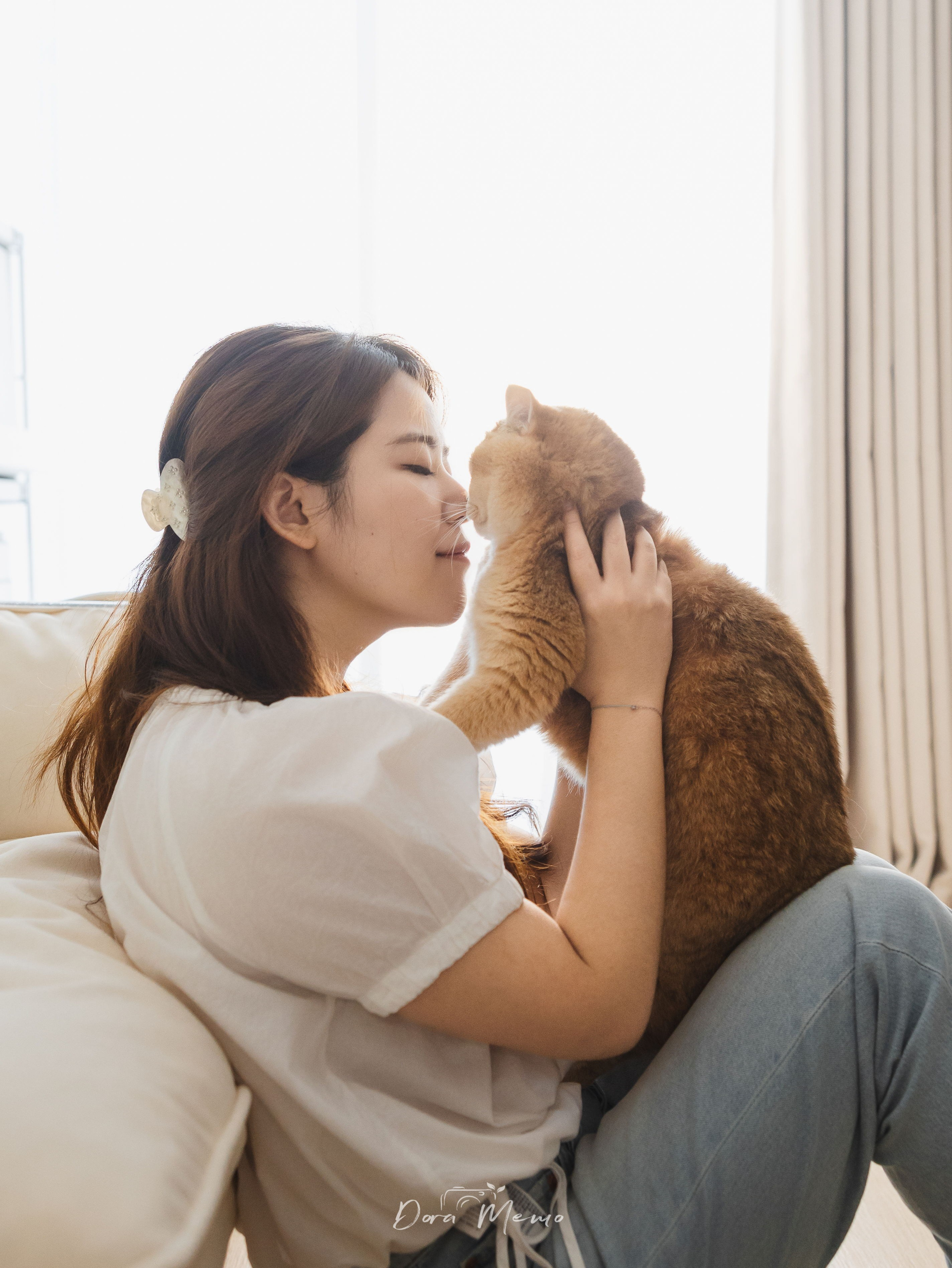 Shanghai Family Photographer — At-Home Pet Family Session with Jiumei