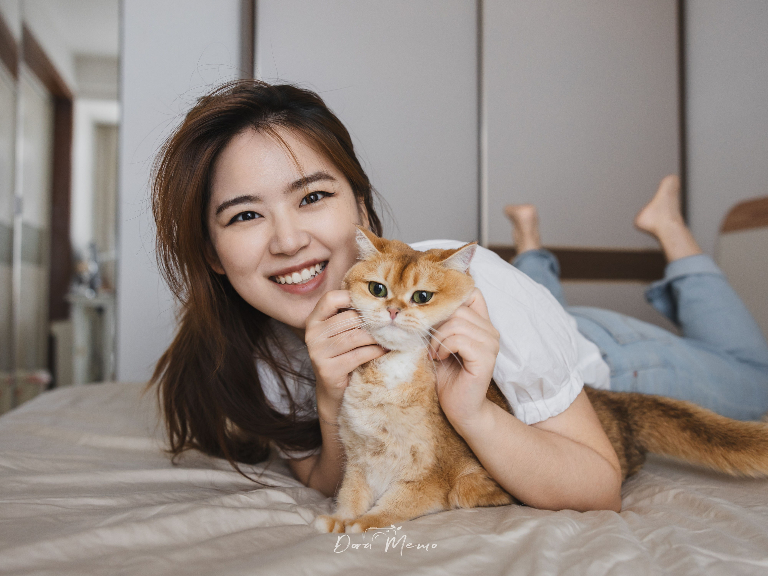 Shanghai Family Photographer — At-Home Pet Family Session with Jiumei