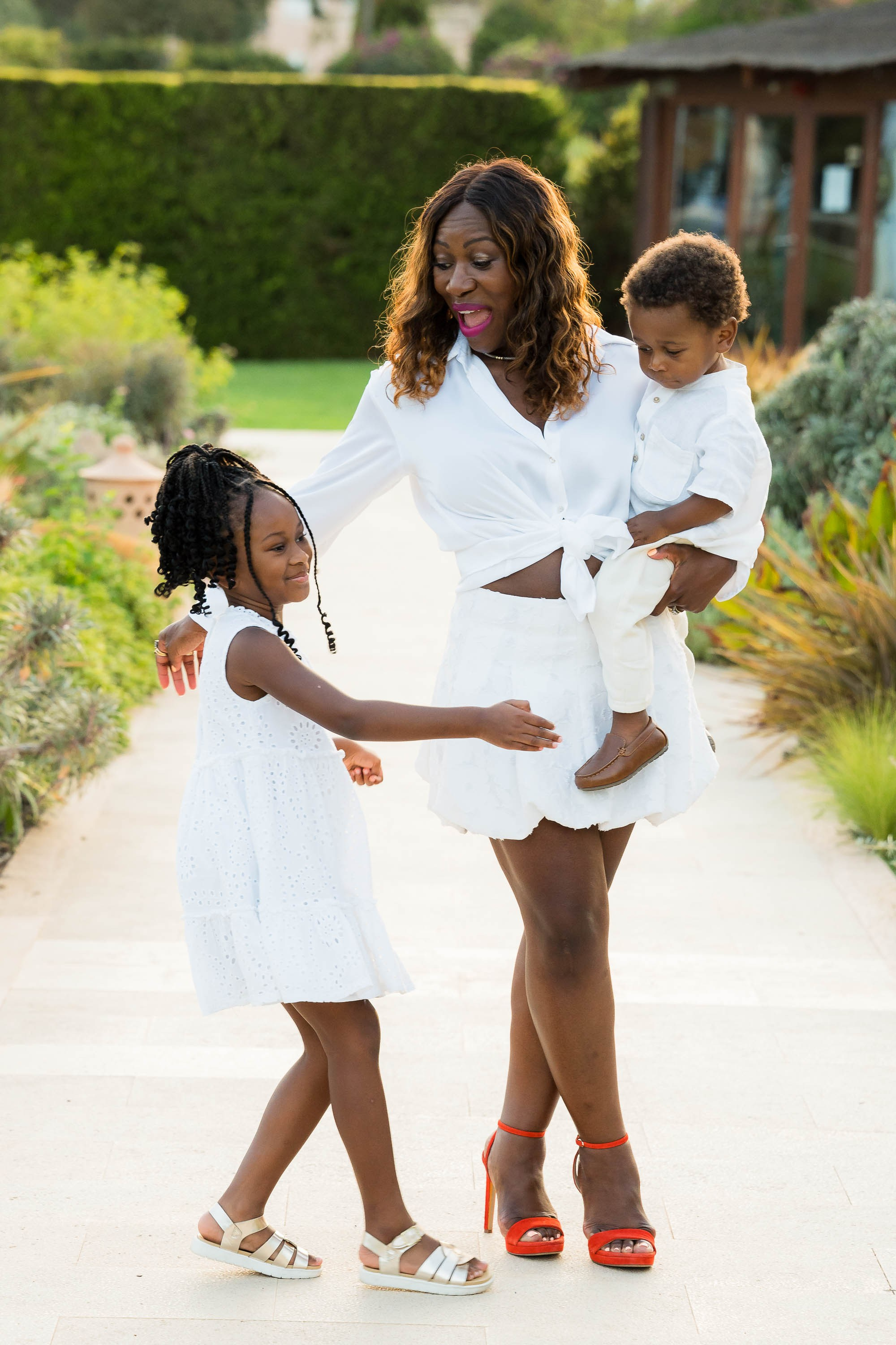 St. Regis Mardavall auf Mallorca ist der perfekte Ort für Familienporträts