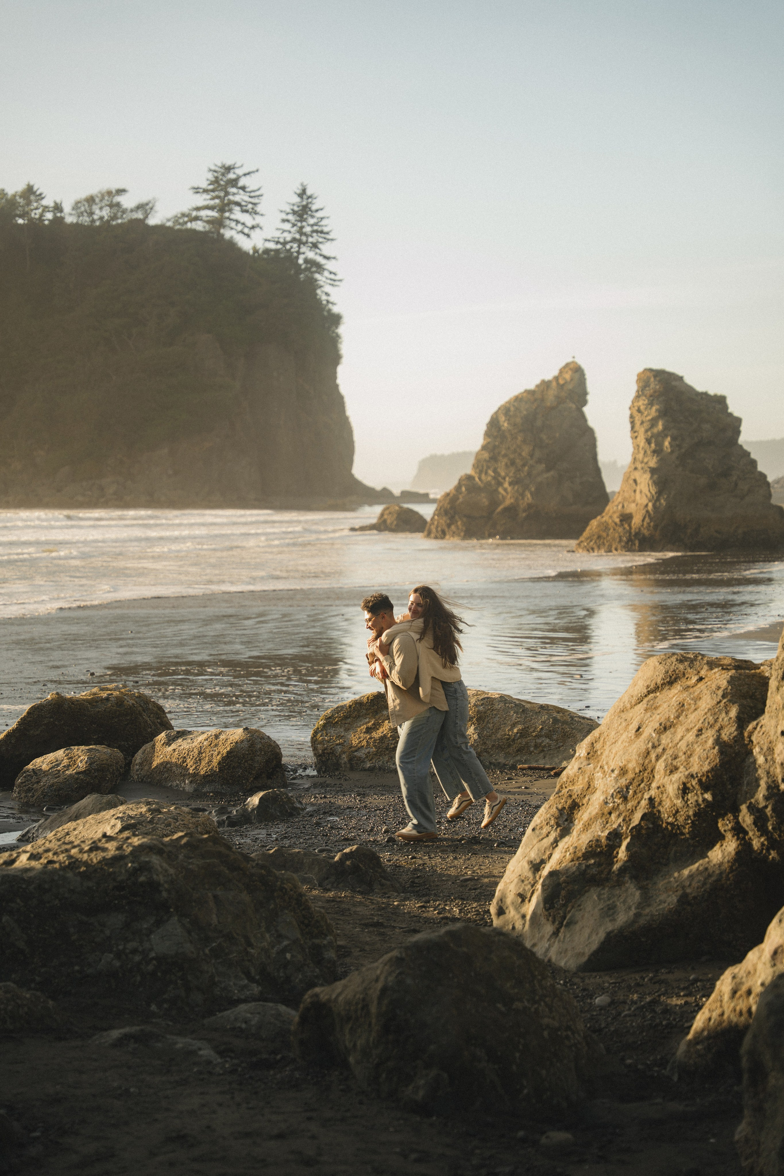 Next-Level Adventure Sessions (Ocean Coast, Mt. Baker & Beyond). Photographer in Washington Sophia D
