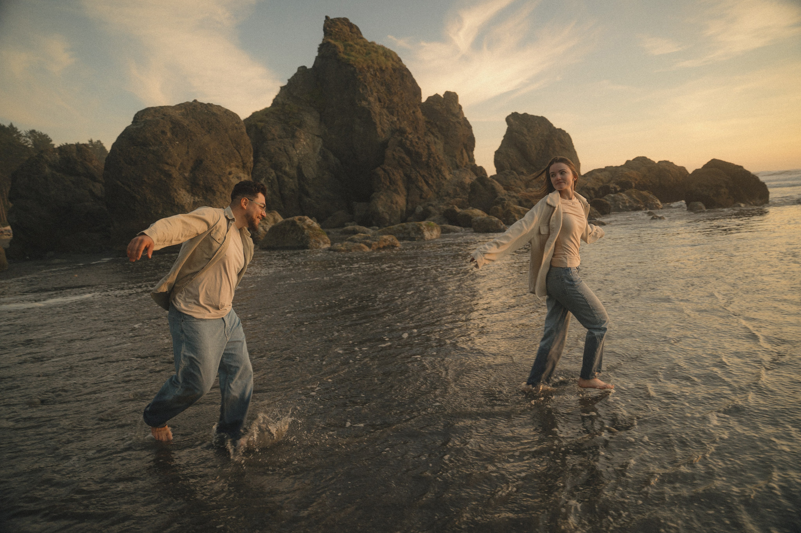 Next-Level Adventure Sessions (Ocean Coast, Mt. Baker & Beyond). Photographer in Washington Sophia D