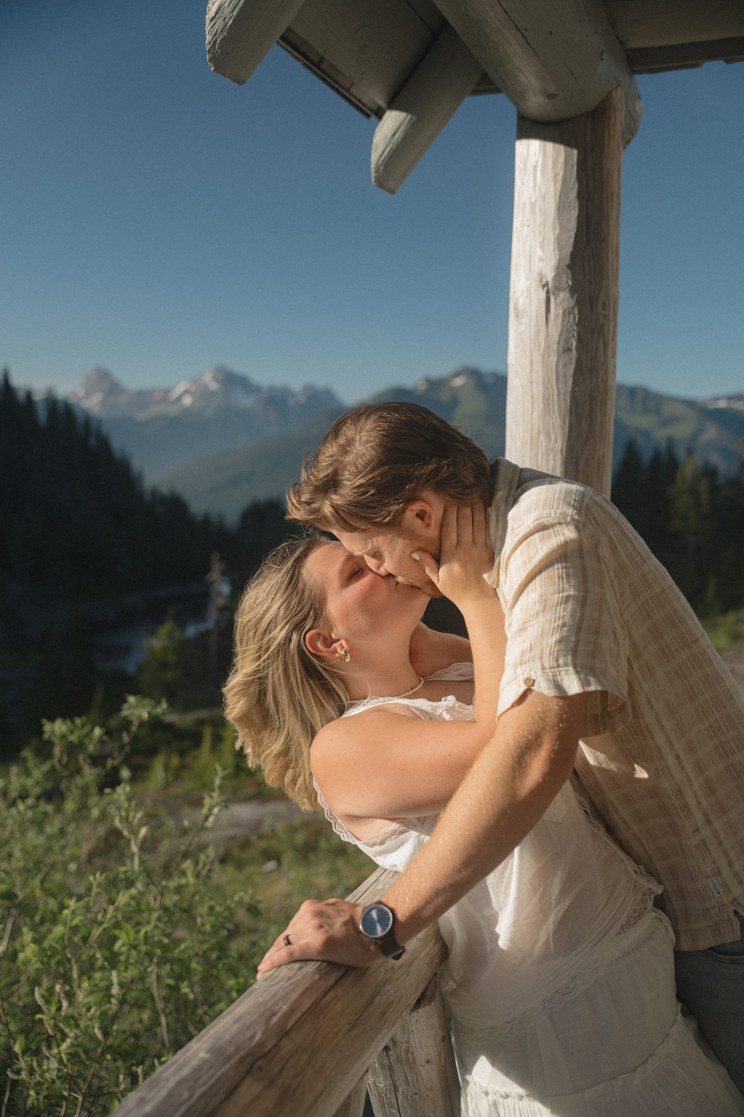 Next-Level Adventure Sessions (Ocean Coast, Mt. Baker & Beyond). Photographer in Washington Sophia D