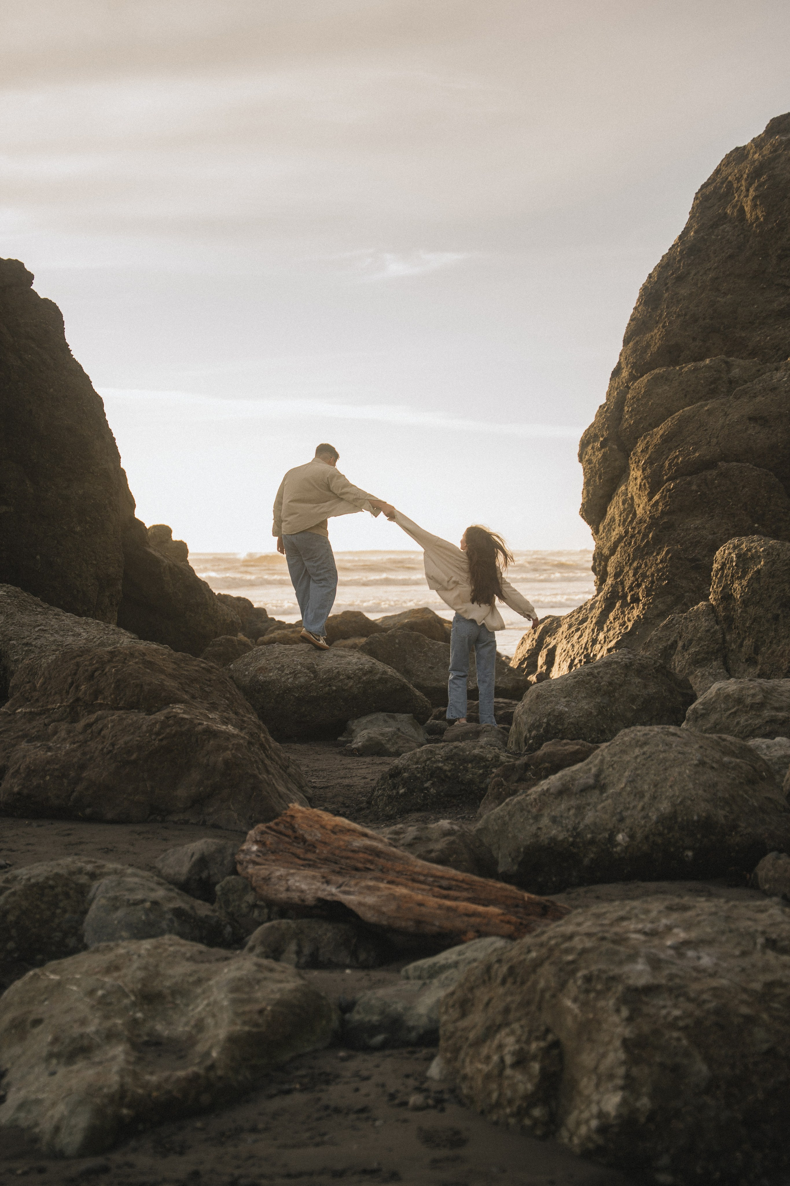 Next-Level Adventure Sessions (Ocean Coast, Mt. Baker & Beyond). Photographer in Washington Sophia D