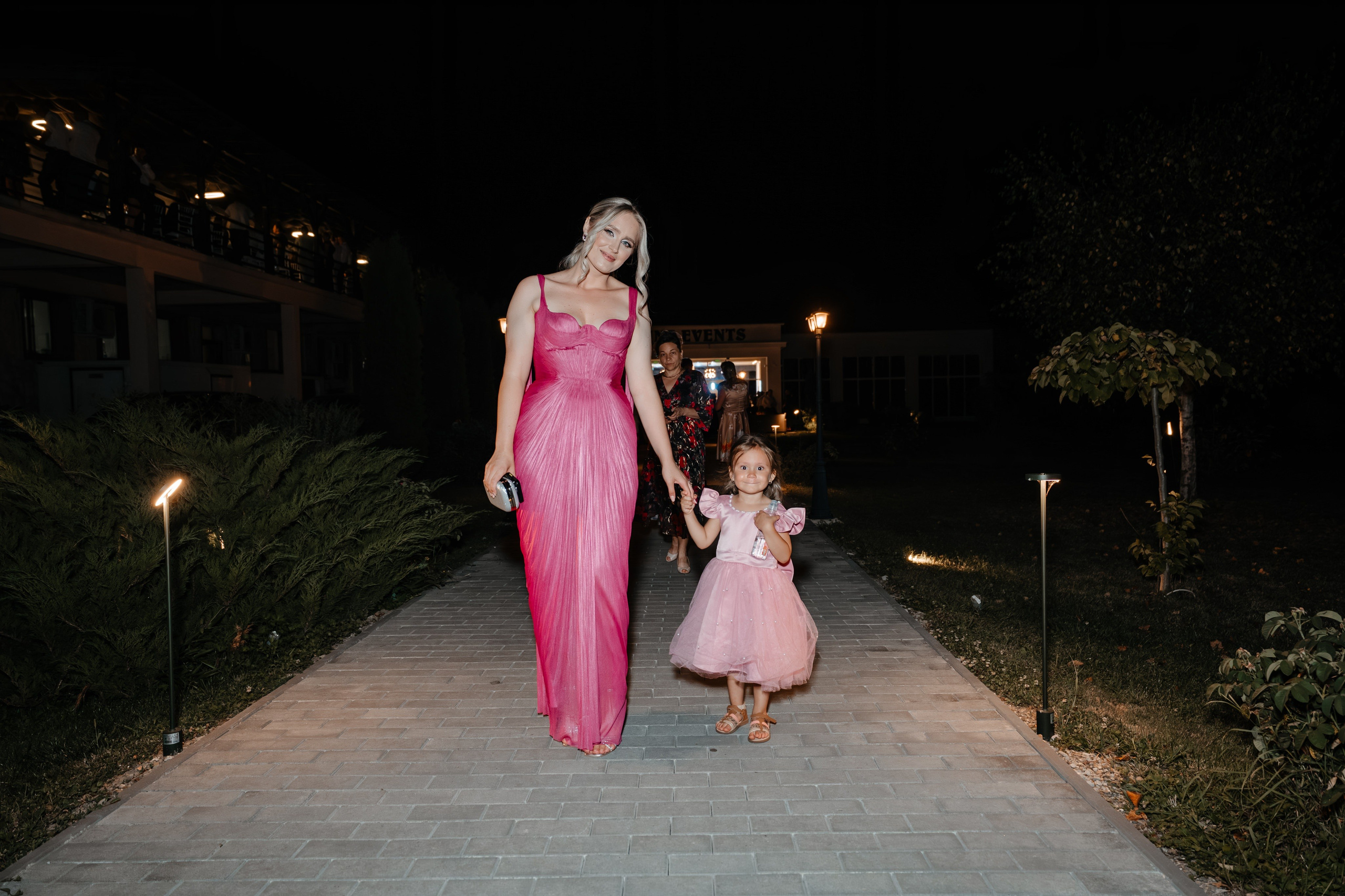 Catalina & Remus. Raw Studio. Fotograful tau de nunta!