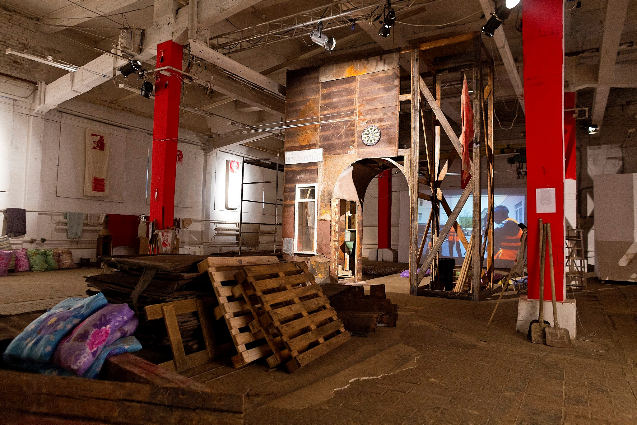 Spartacus. Times New Romans, Center of Creative Industries Fabrika, 2014. Haim Sokol’s artists website