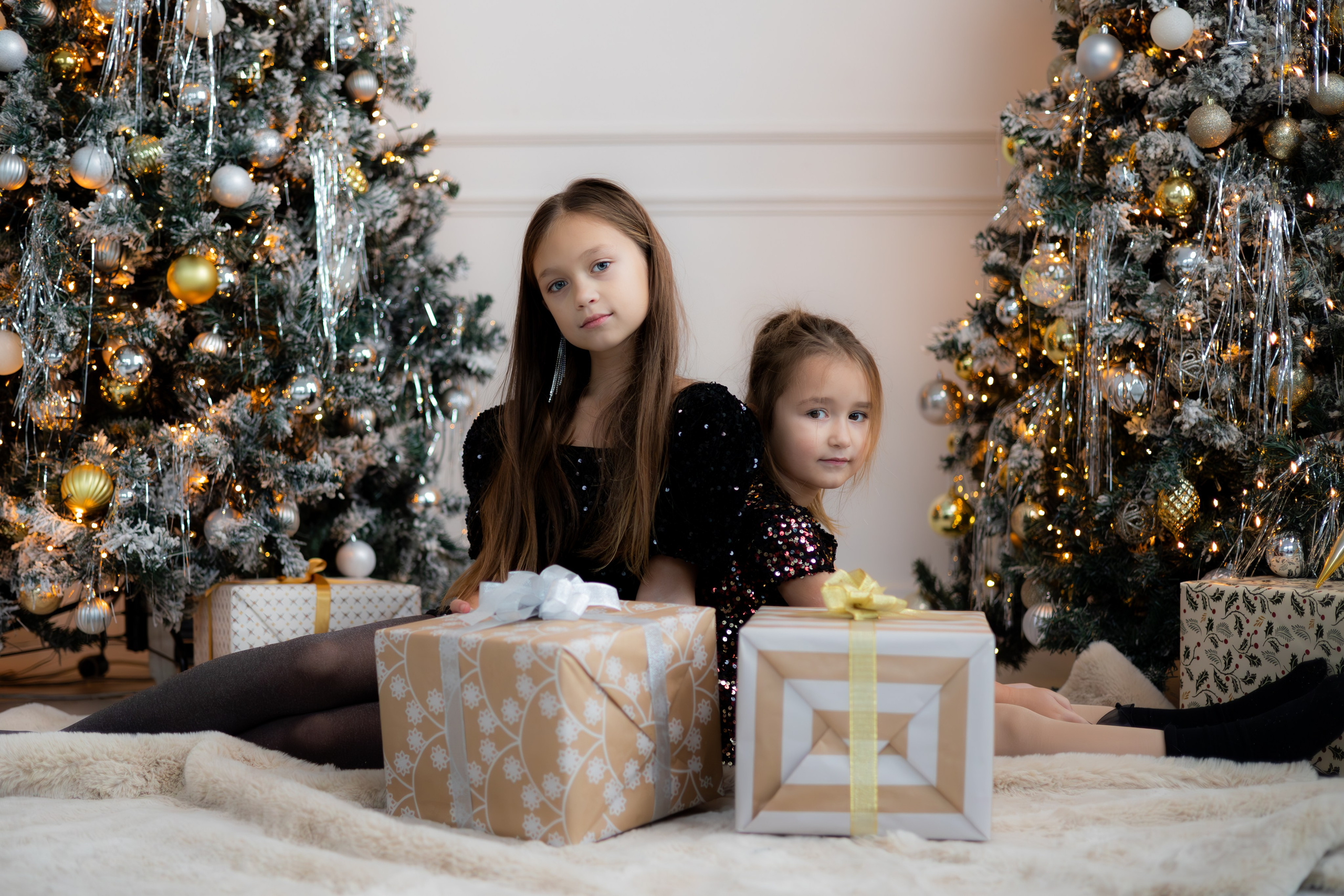 Fotosesijas un cenas. Portretu fotosesija Rīgā| Biznesa portretu foto | Korporatīvās un darbinieku fotosesijas | Pasākumu fotogrāfs | Produktu fotogrāfs