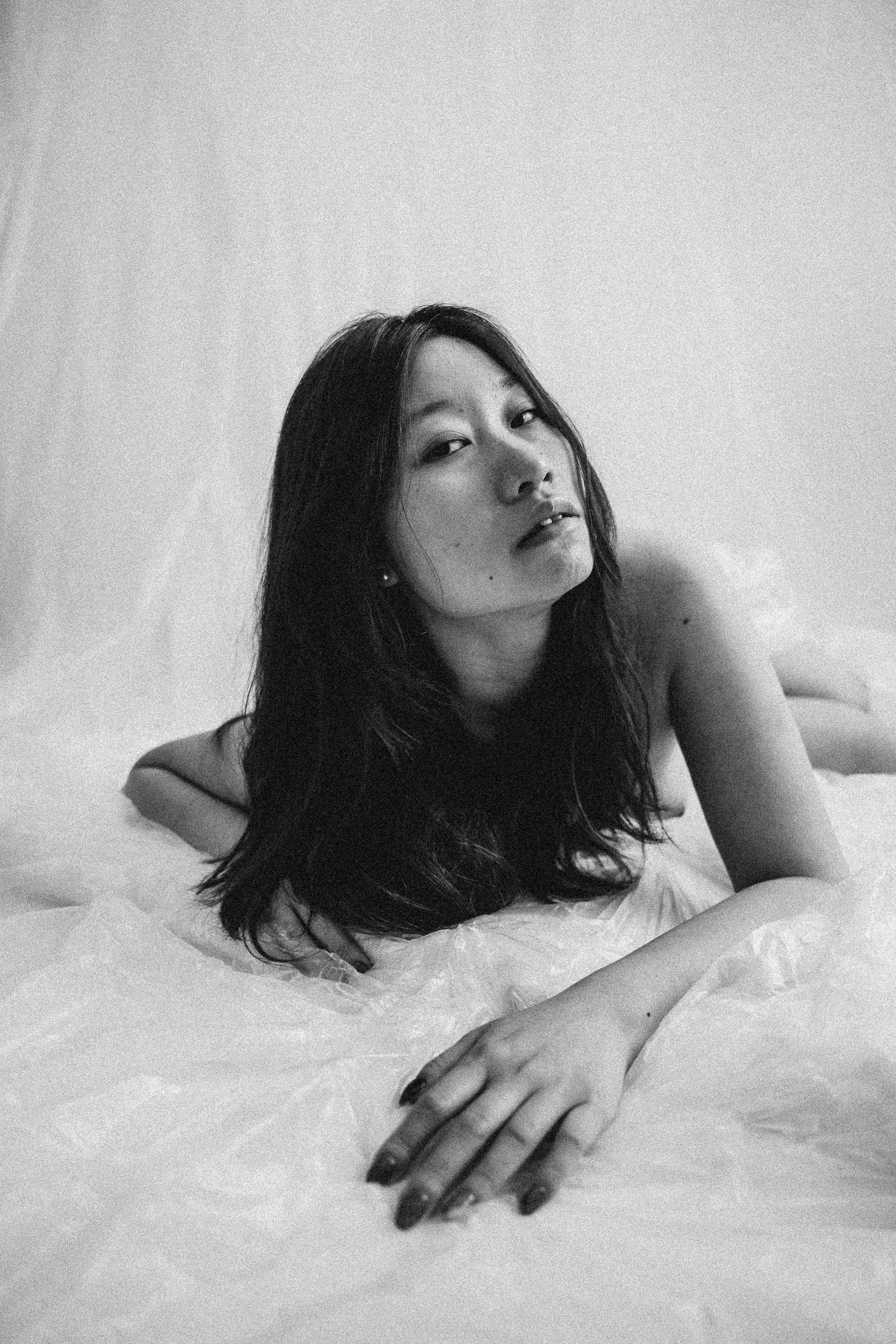 Individuale e coppie. Svitlana Miahka fotografa a Genova