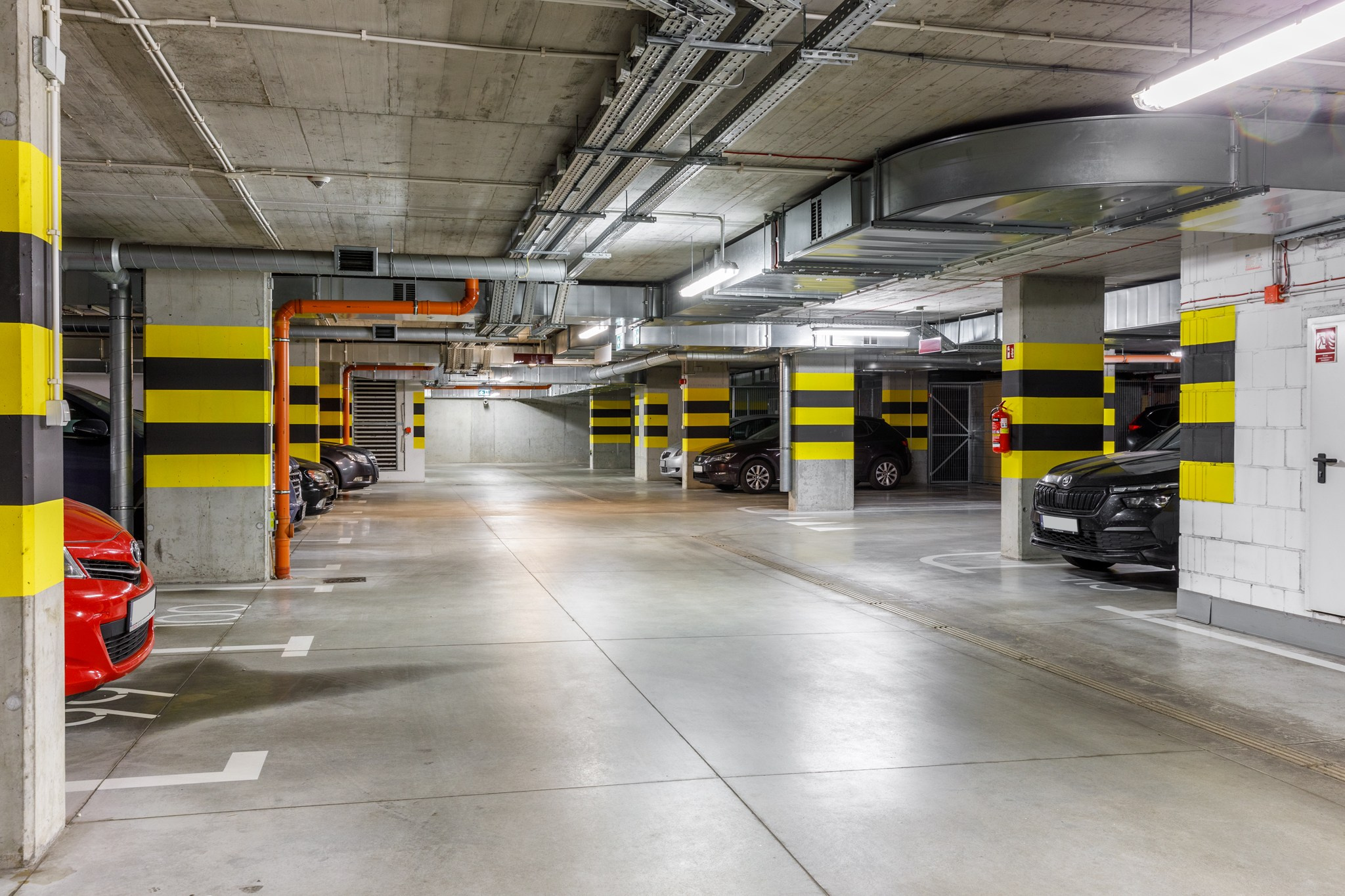 Warszawa miejsce parkingowe. Fotograf Nieruchomości i Wnętrz