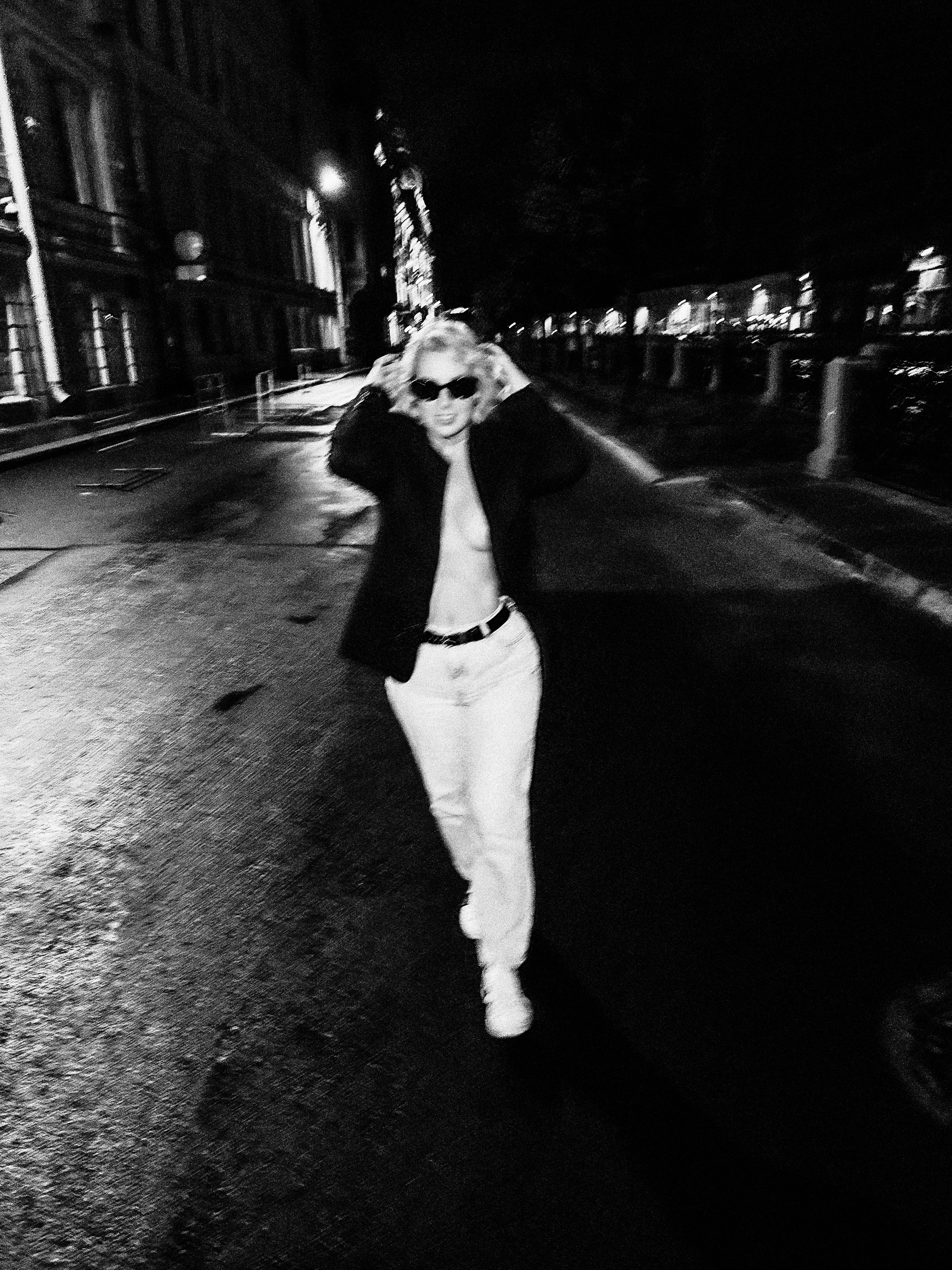 Modern Film Noir Photography | Bold Street Portrait Sessions. Videographer and photographer in New York // MAKAROV.VIDEO