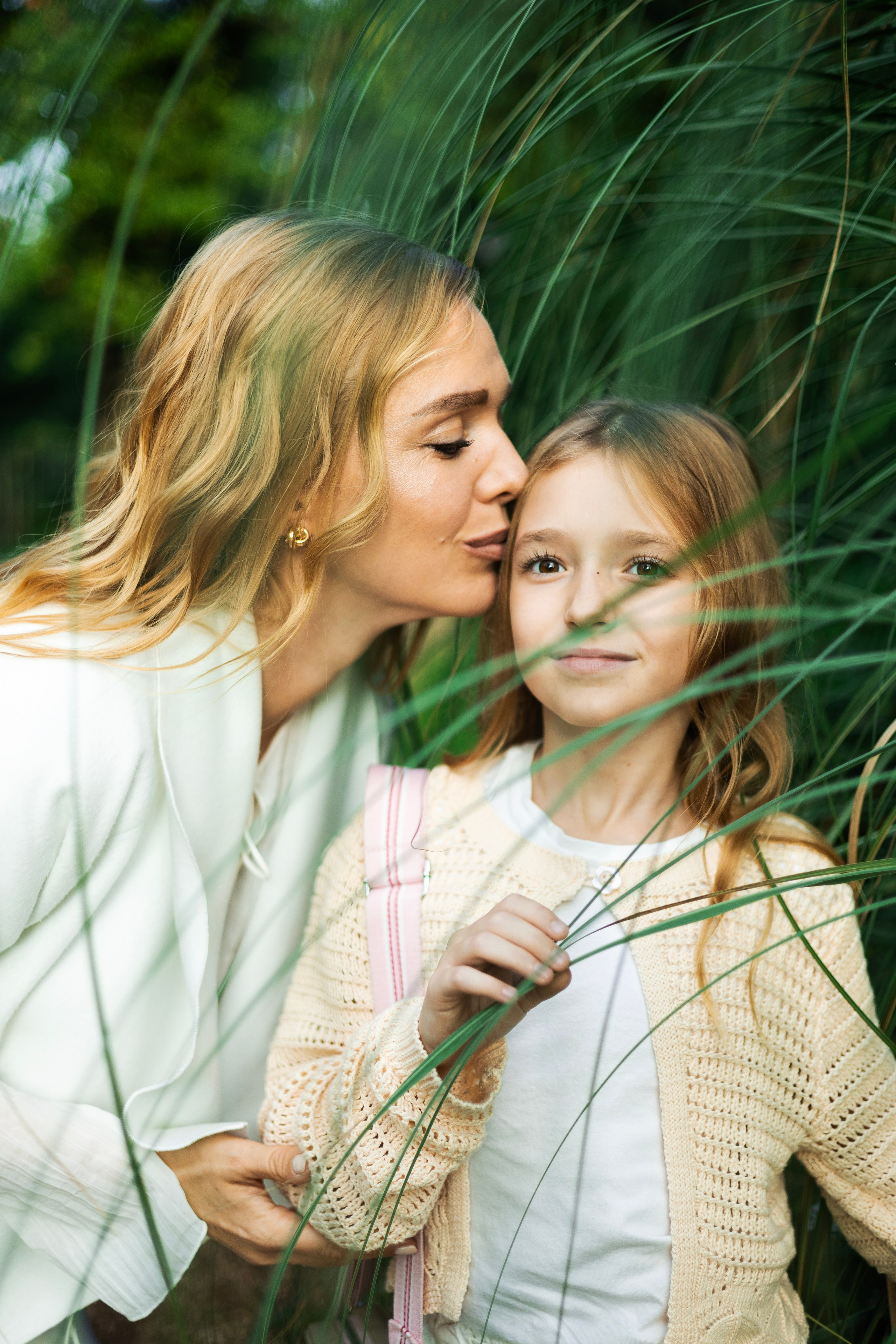 Hi! My name is Irena, and I’m a professional photographer specializing in family photography, love stories, and individual photoshoots