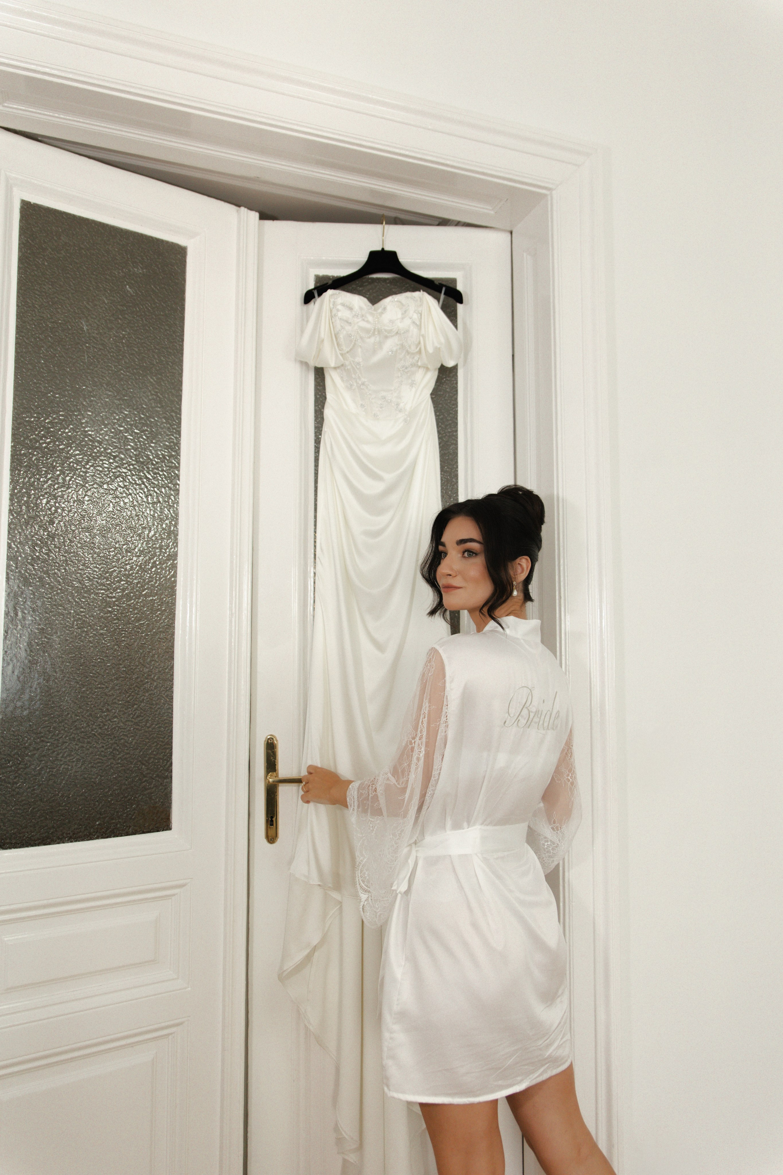 Elegant Castle Wedding in Austria | Alwin & Ruth’s Fairytale Celebration. Wedding photographer and videographer based in Timisoara, Romania