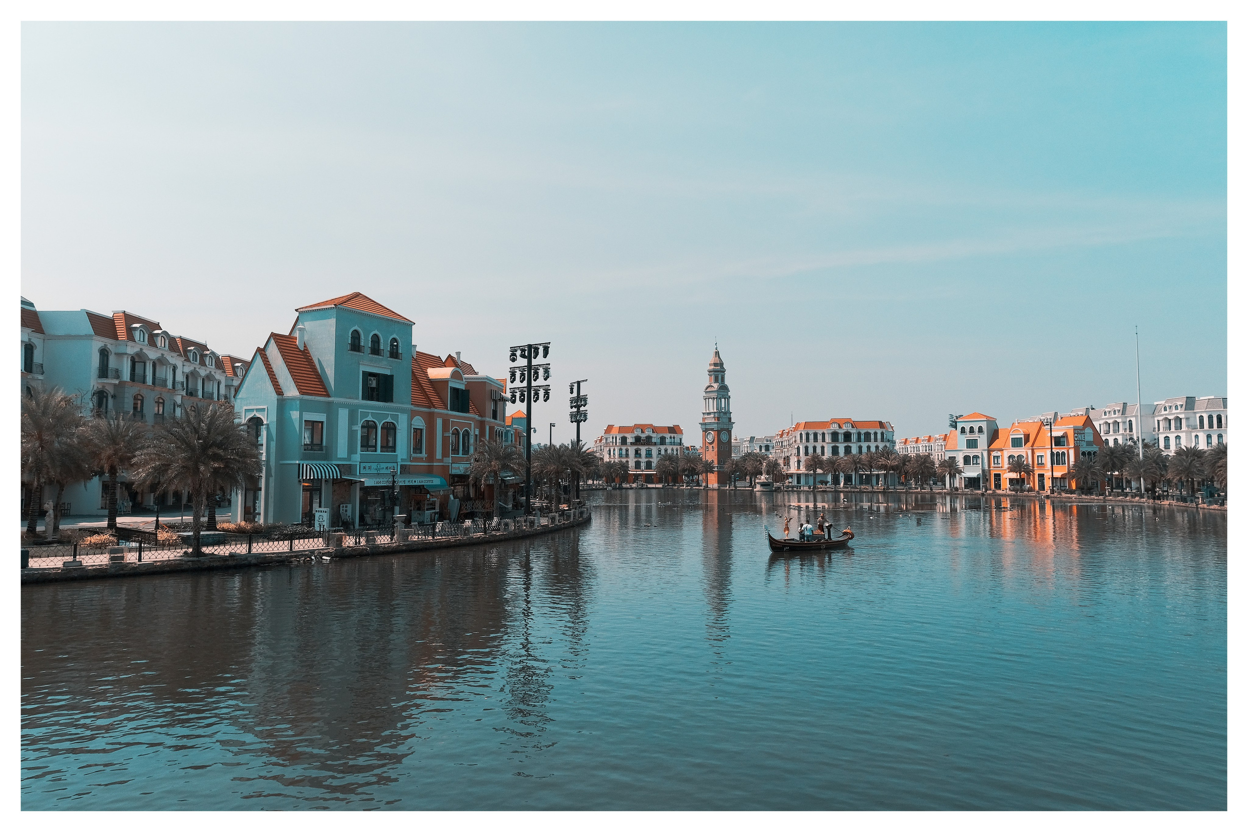 The Life of the Others | Phú Quốc 🇻🇳 |📍Vietnam. 中国街头摄影 | The Streets of China Through My Eyes | 深圳