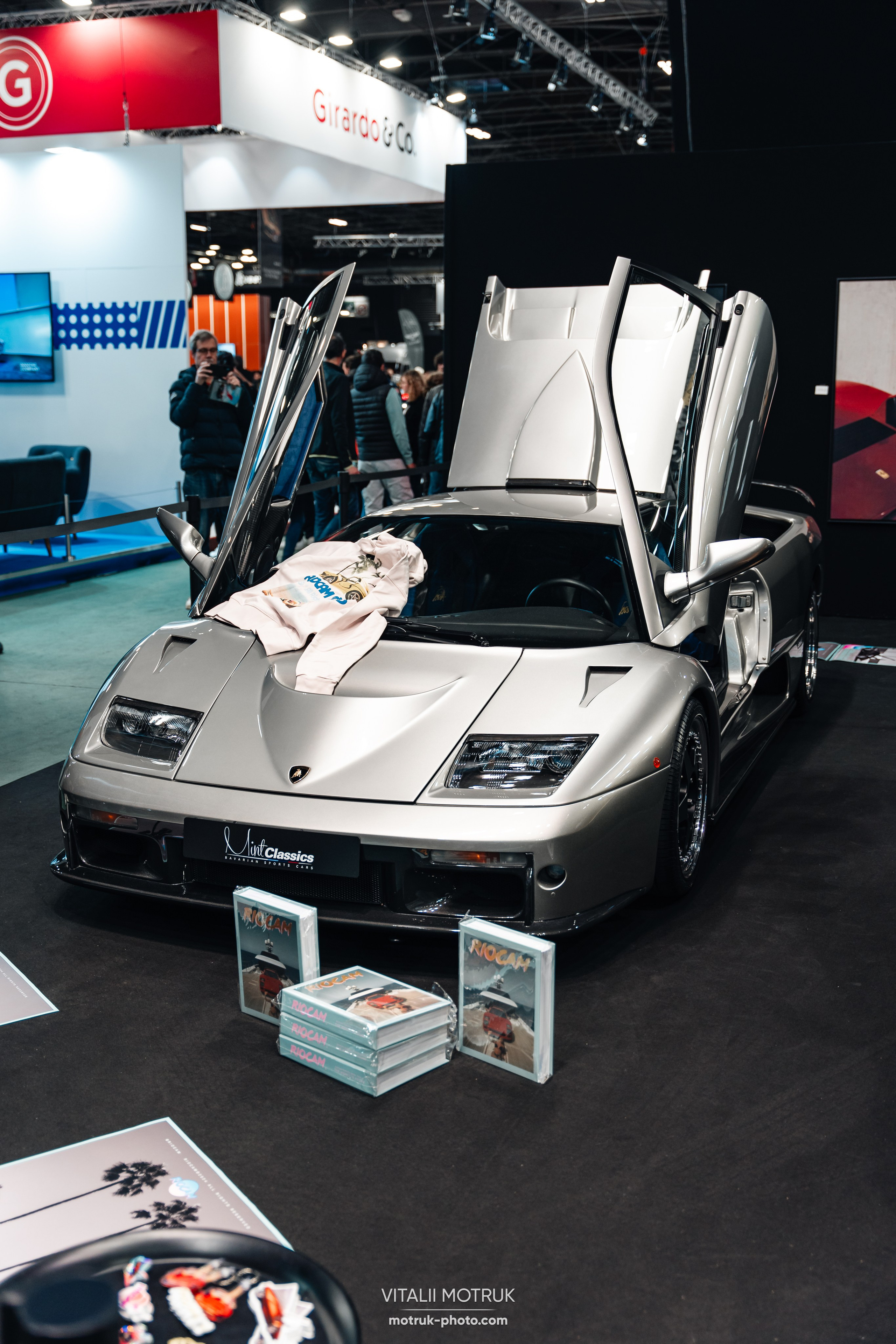 Retromobile-2024. Photographe de voitures à Paris — Vitalii Motruk