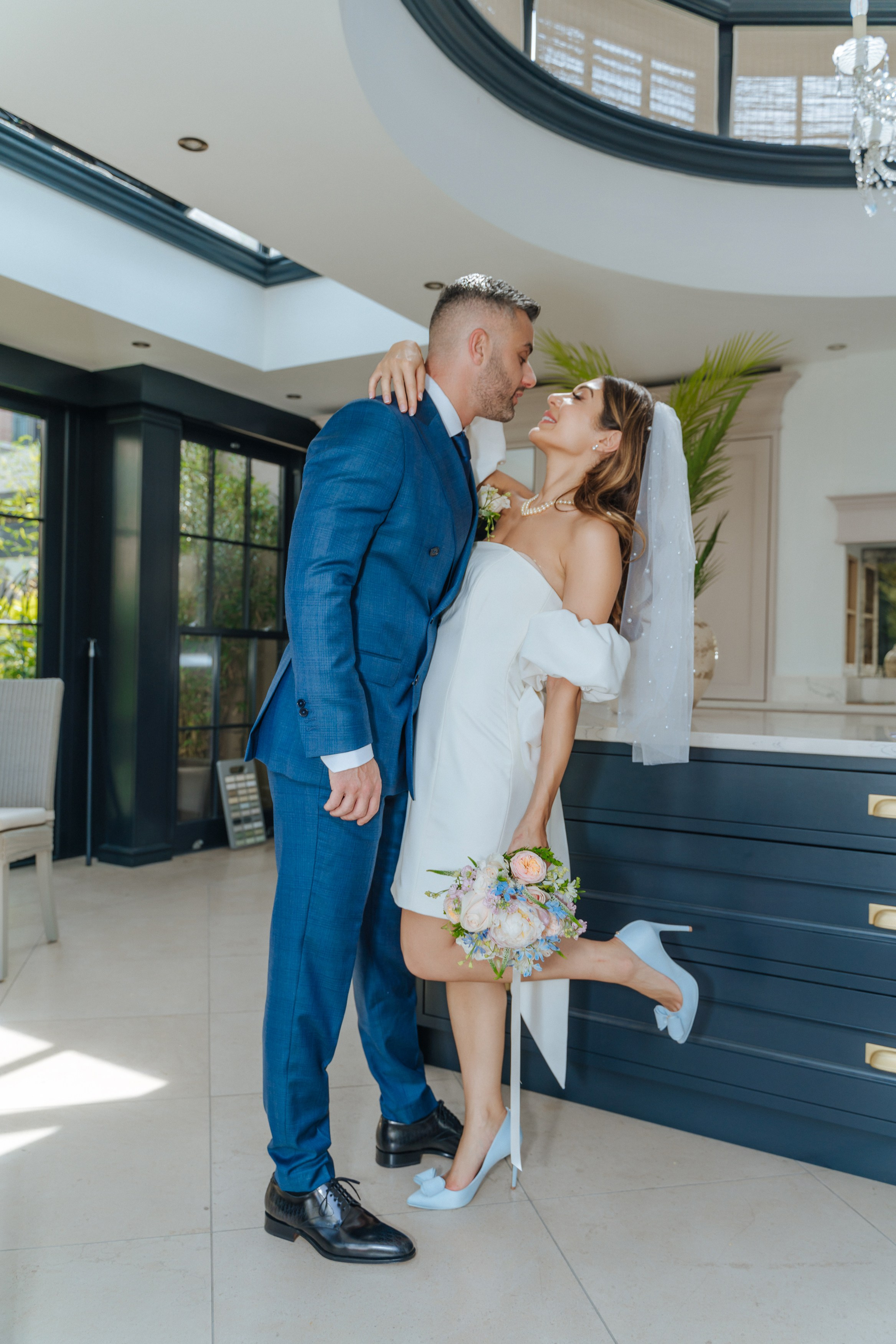 Civil ceremony at Chelsea Old Town Hall,  Wedding in Chelsea, Wedding in London,  wedding photographer in Chelsea, wedding photographer in London