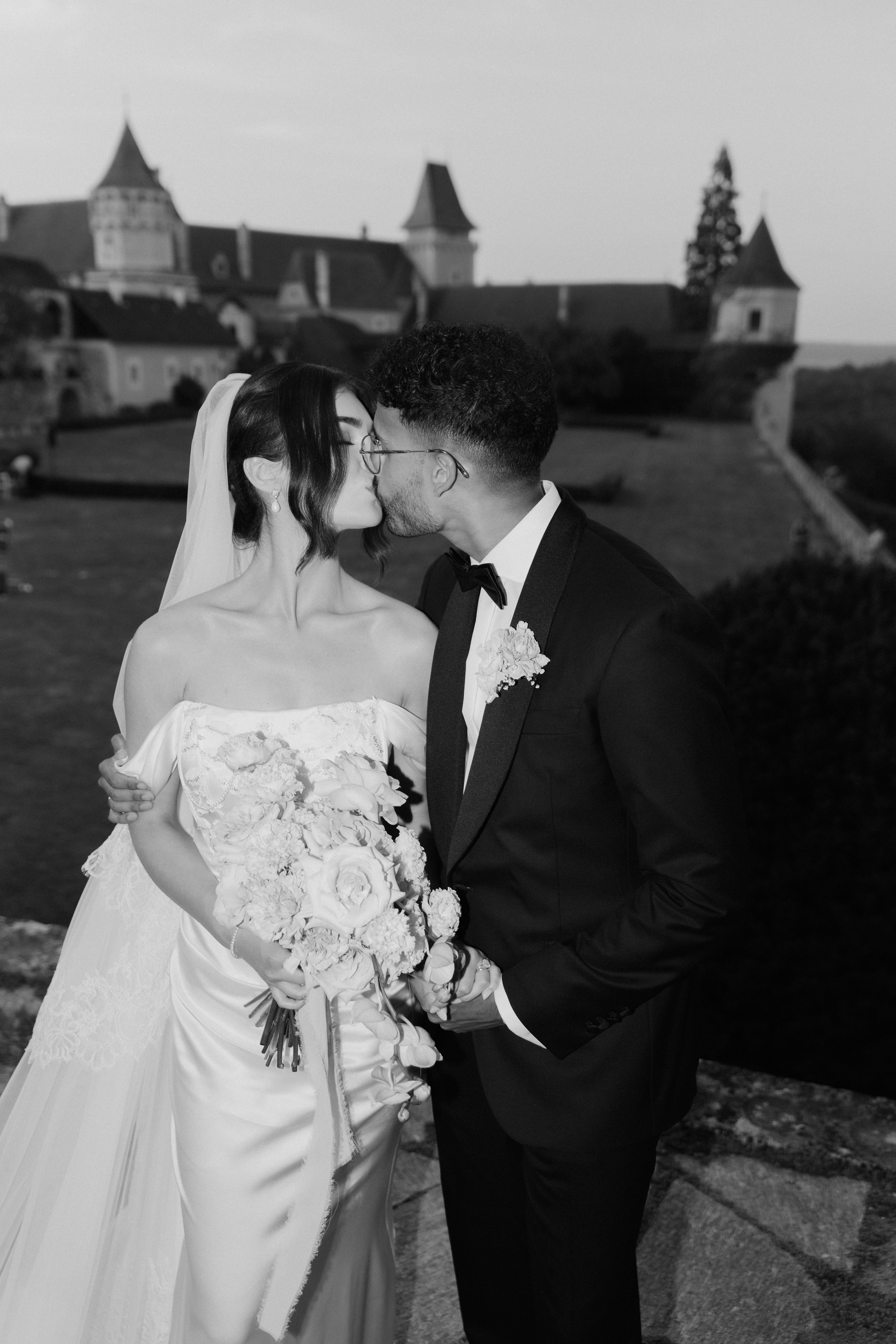 Elegant Castle Wedding in Austria | Alwin & Ruth’s Fairytale Celebration. Wedding photographer and videographer based in Timisoara, Romania