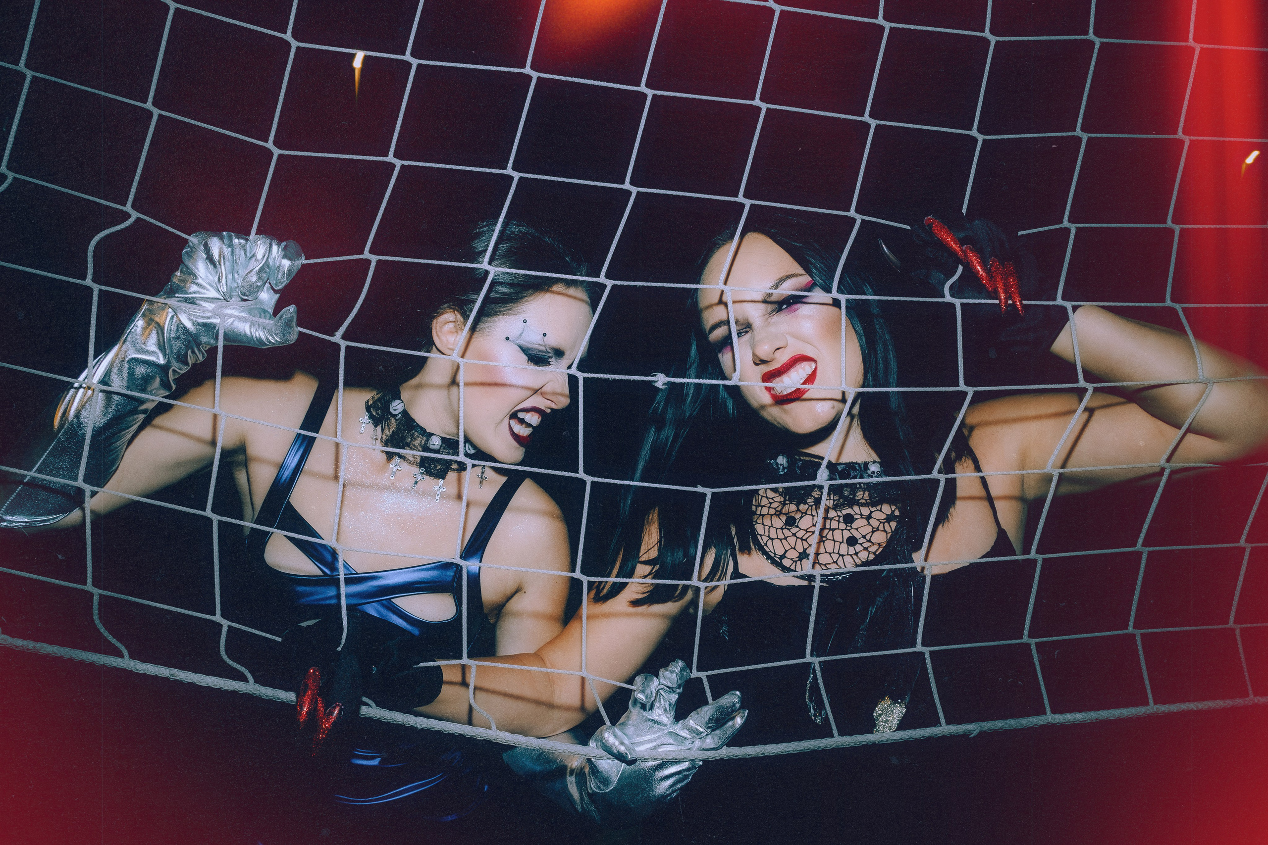 Мистическая Halloween-фотосессия на пляже: фотограф Аликанте и Торревьеха для креативных съемок — Андрей Луковников