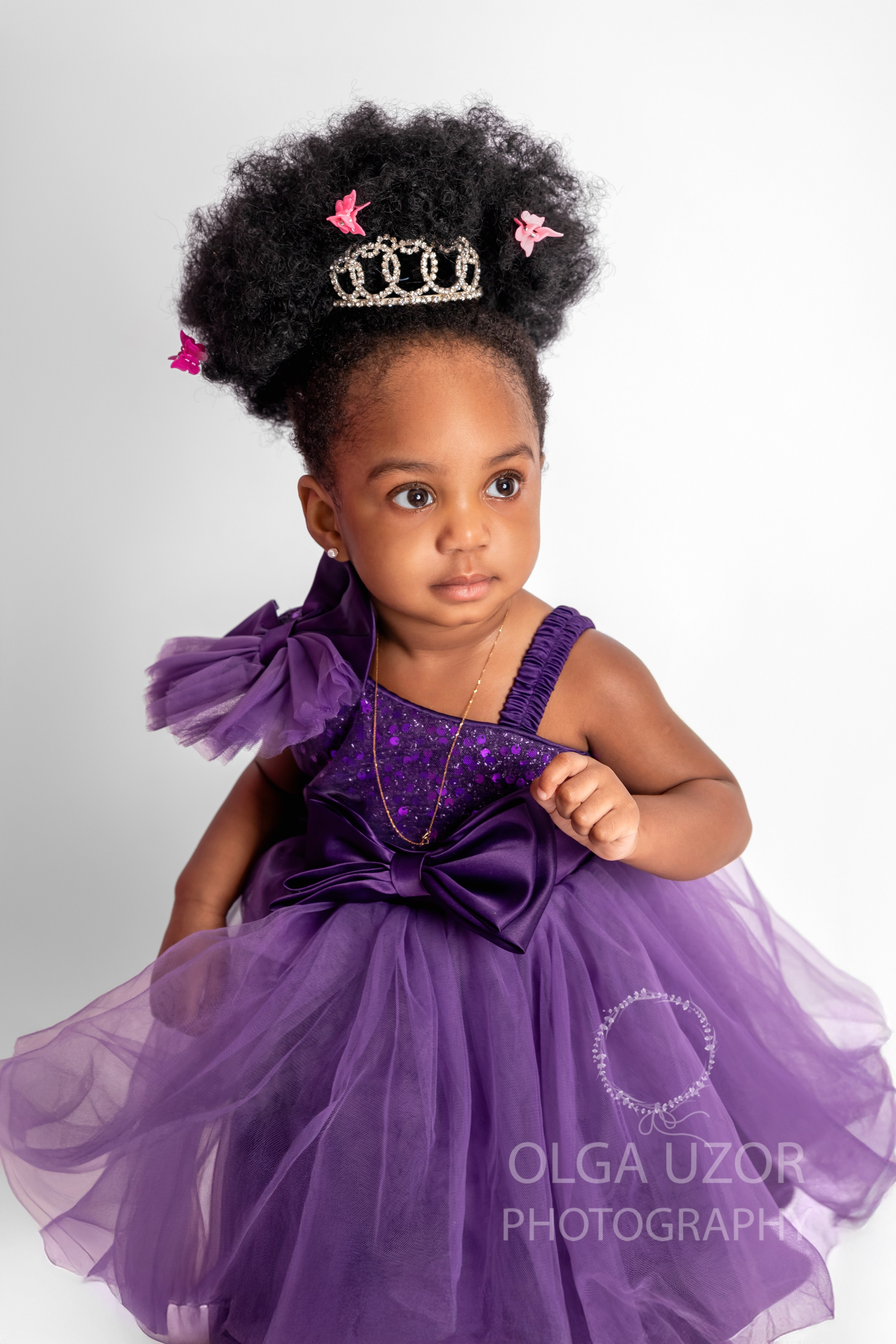 Cake smash photo session Hertfordshire, Stevenage. Stevenage, Hertfordshire family, maternity and newborn photographer