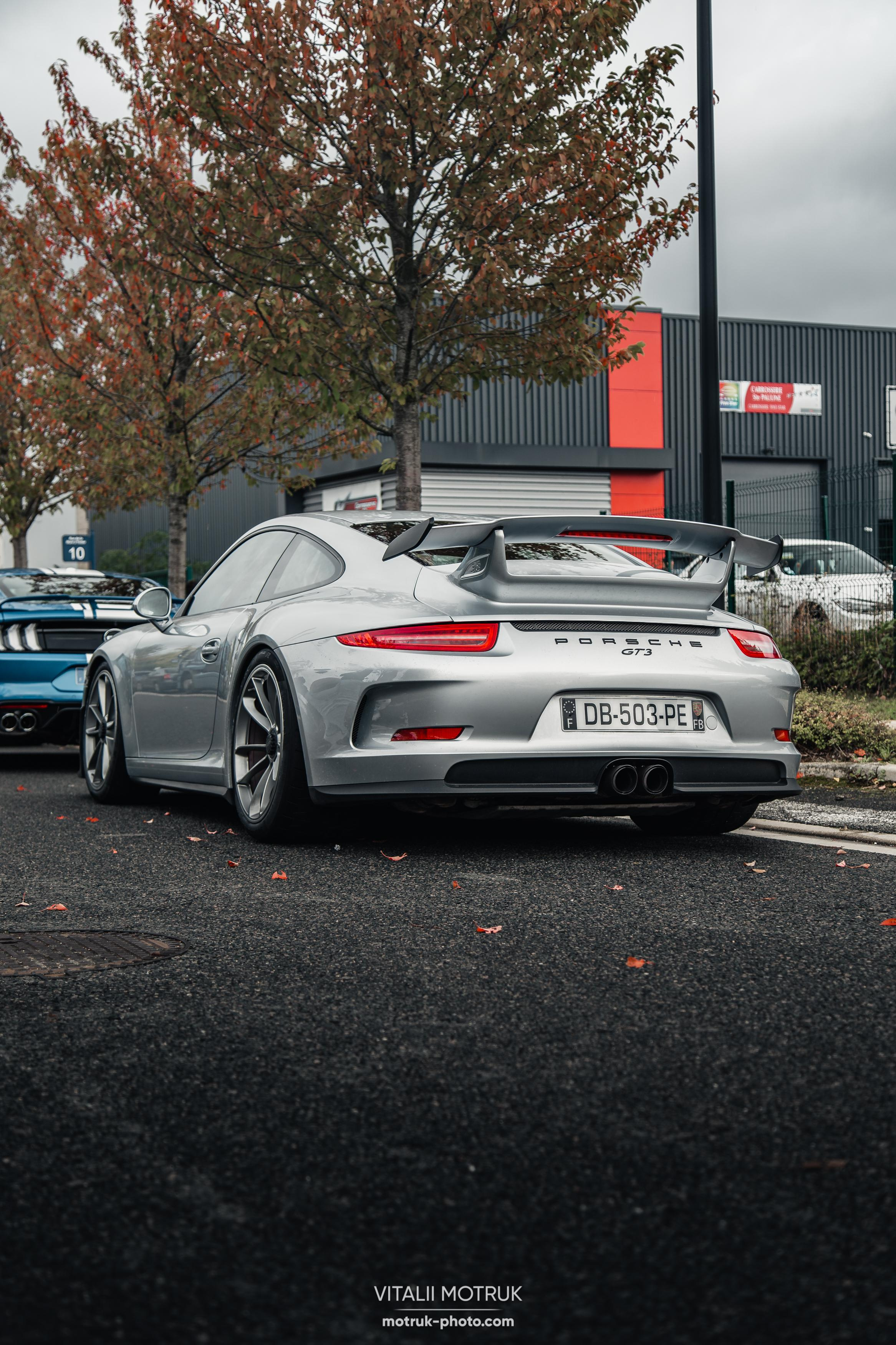 Cars and Bikes. Photographe de voitures à Paris — Vitalii Motruk