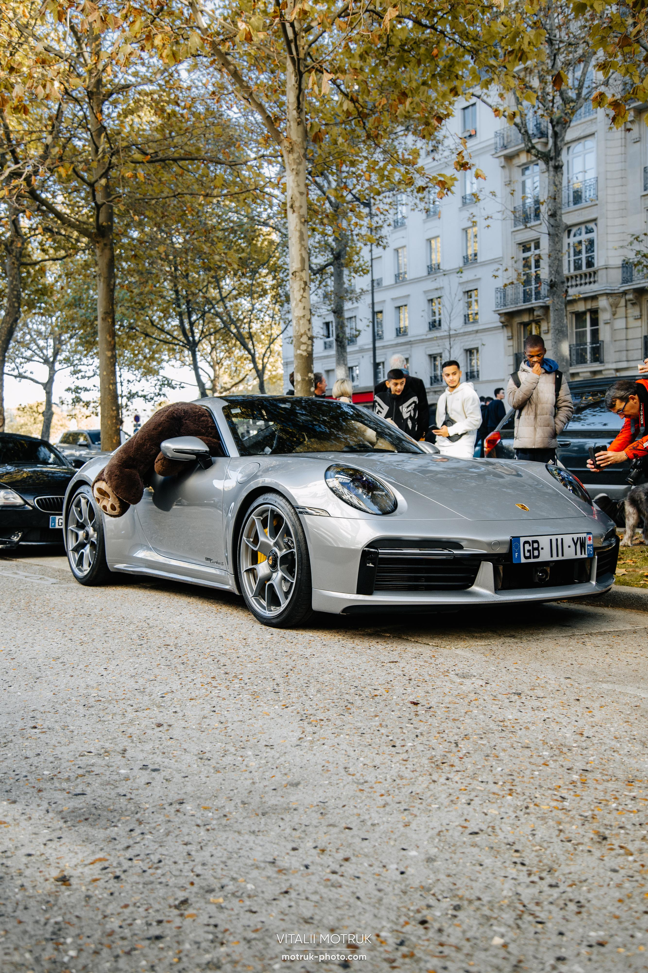 Place Vauban 13 novembre. Photographer in Paris — Vitalii Motruk