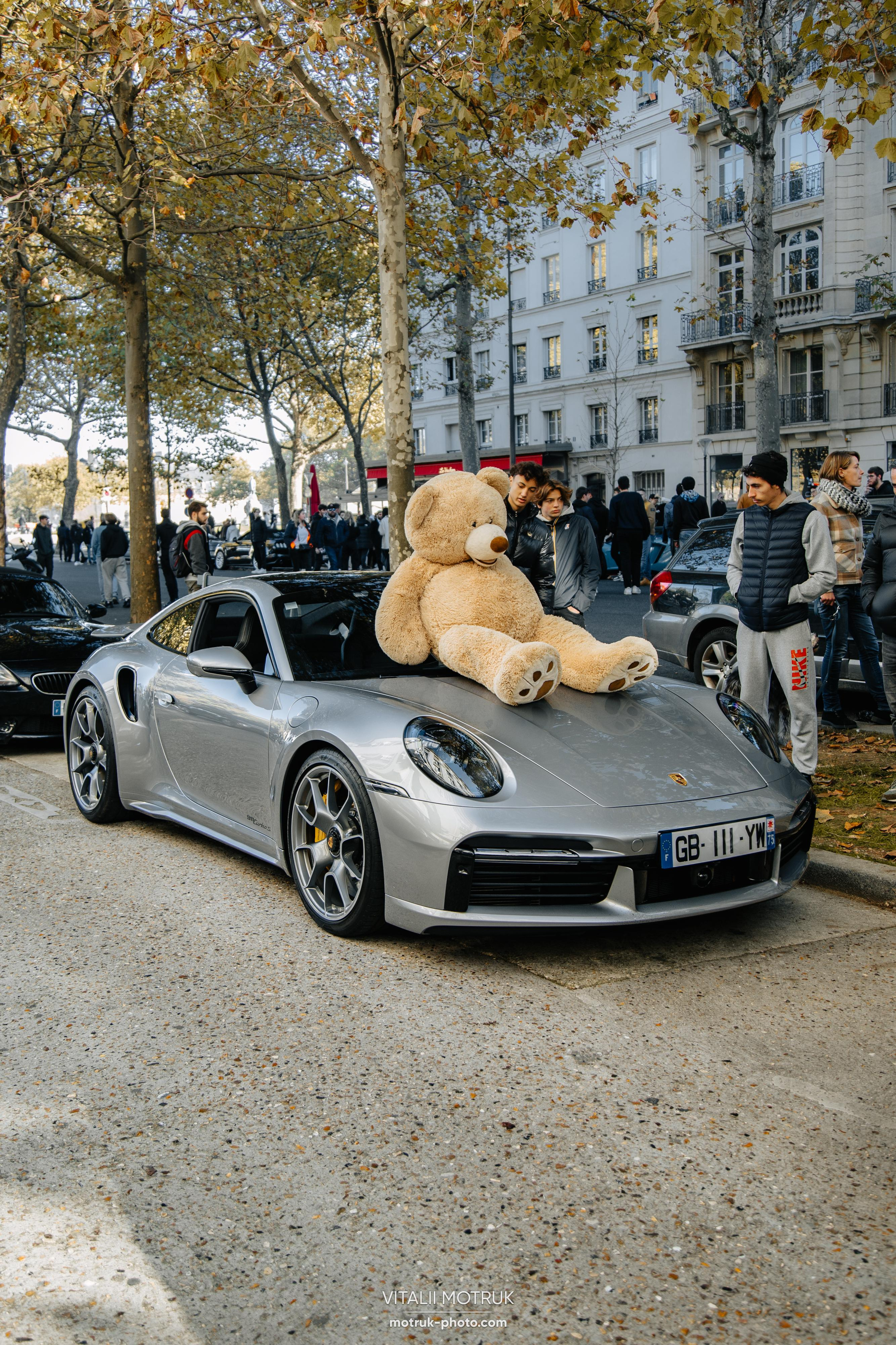 Place Vauban 13 novembre. Photographer in Paris — Vitalii Motruk