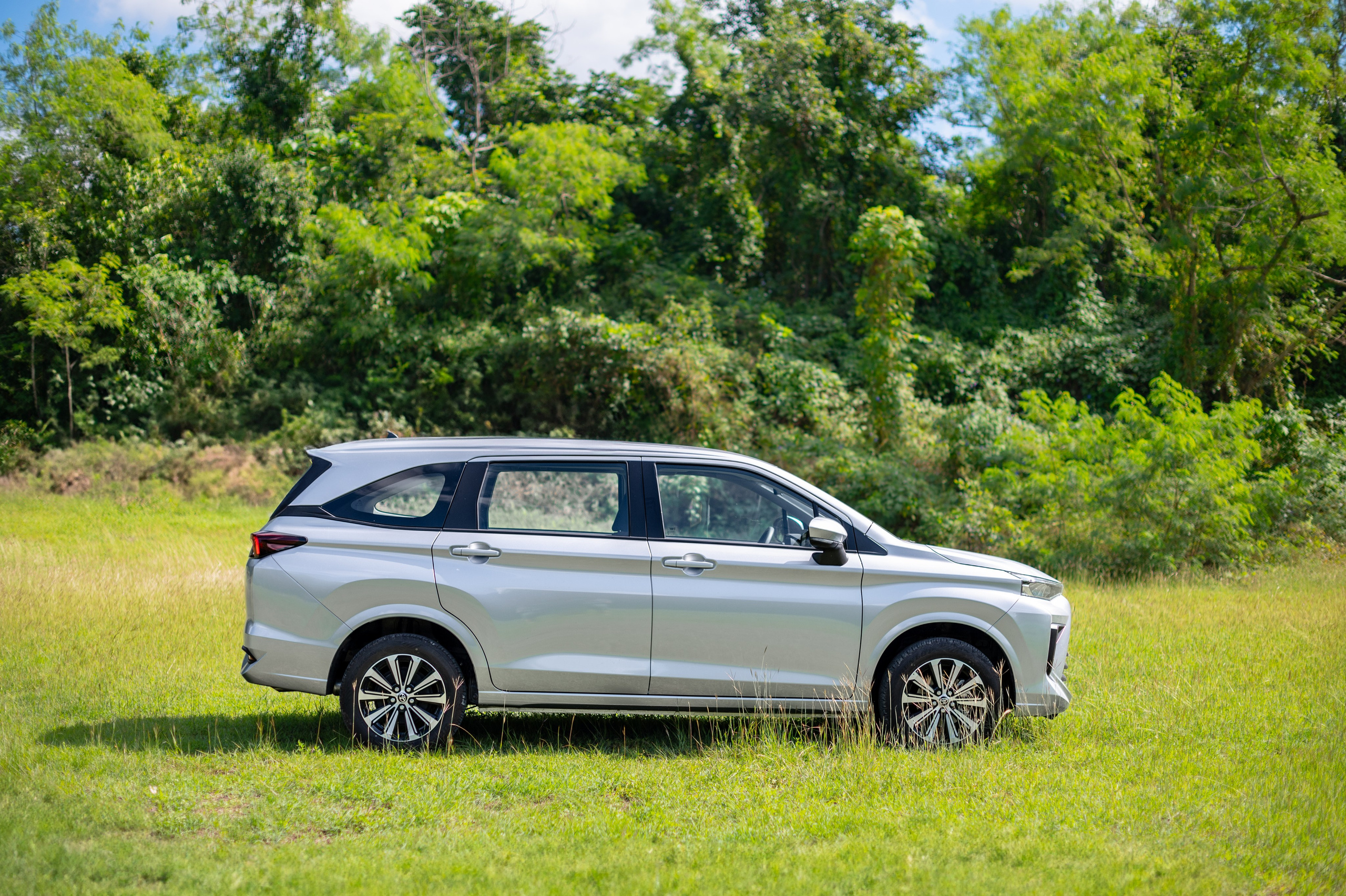 Automotive Photography of Toyota Avanza in Playa del Carmen. PHOTOGRAPHER QUINTANA ROO
