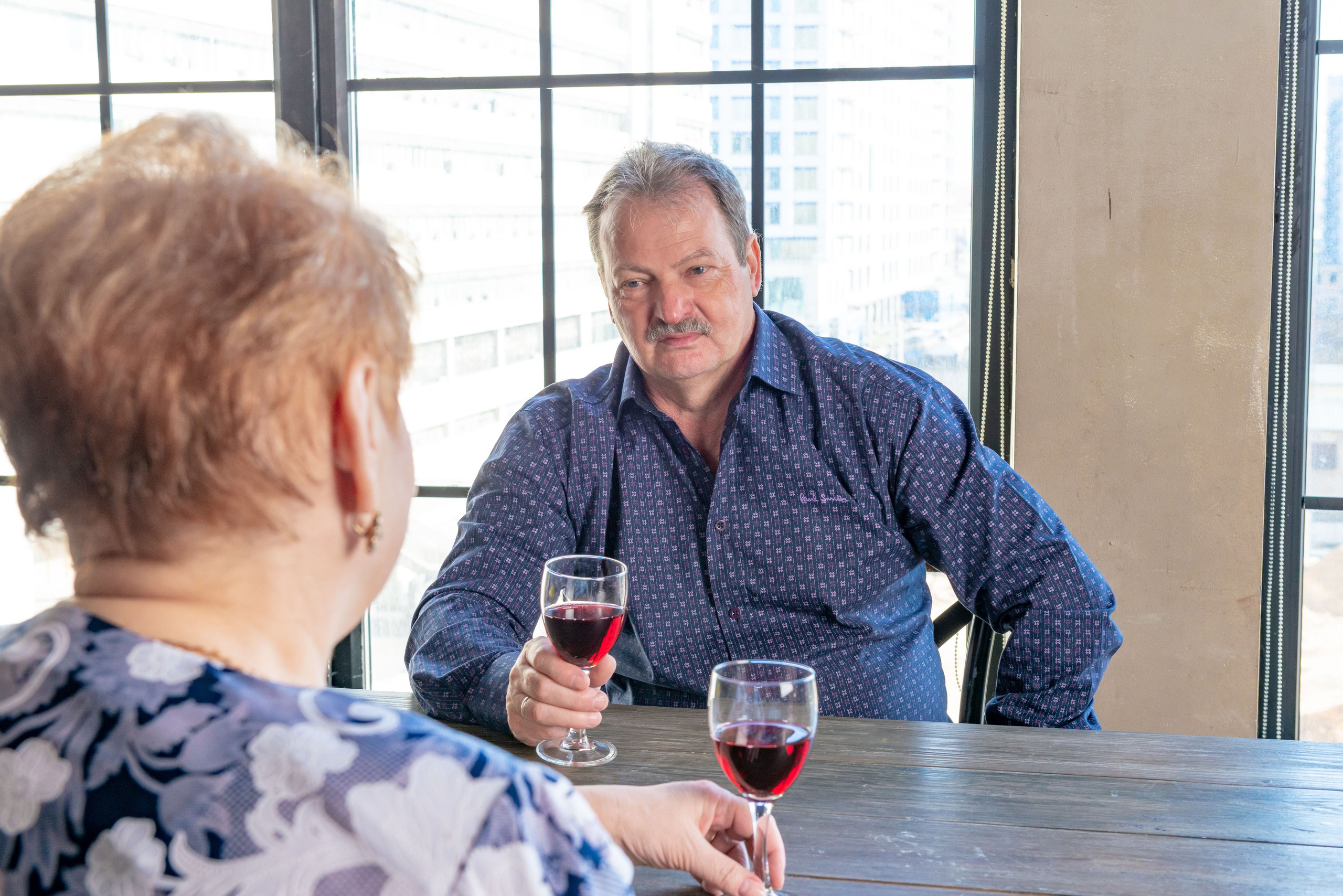 Photosession of a married couple in the studio. FOTÓGRAFO MÉXICO QUINTANA ROO