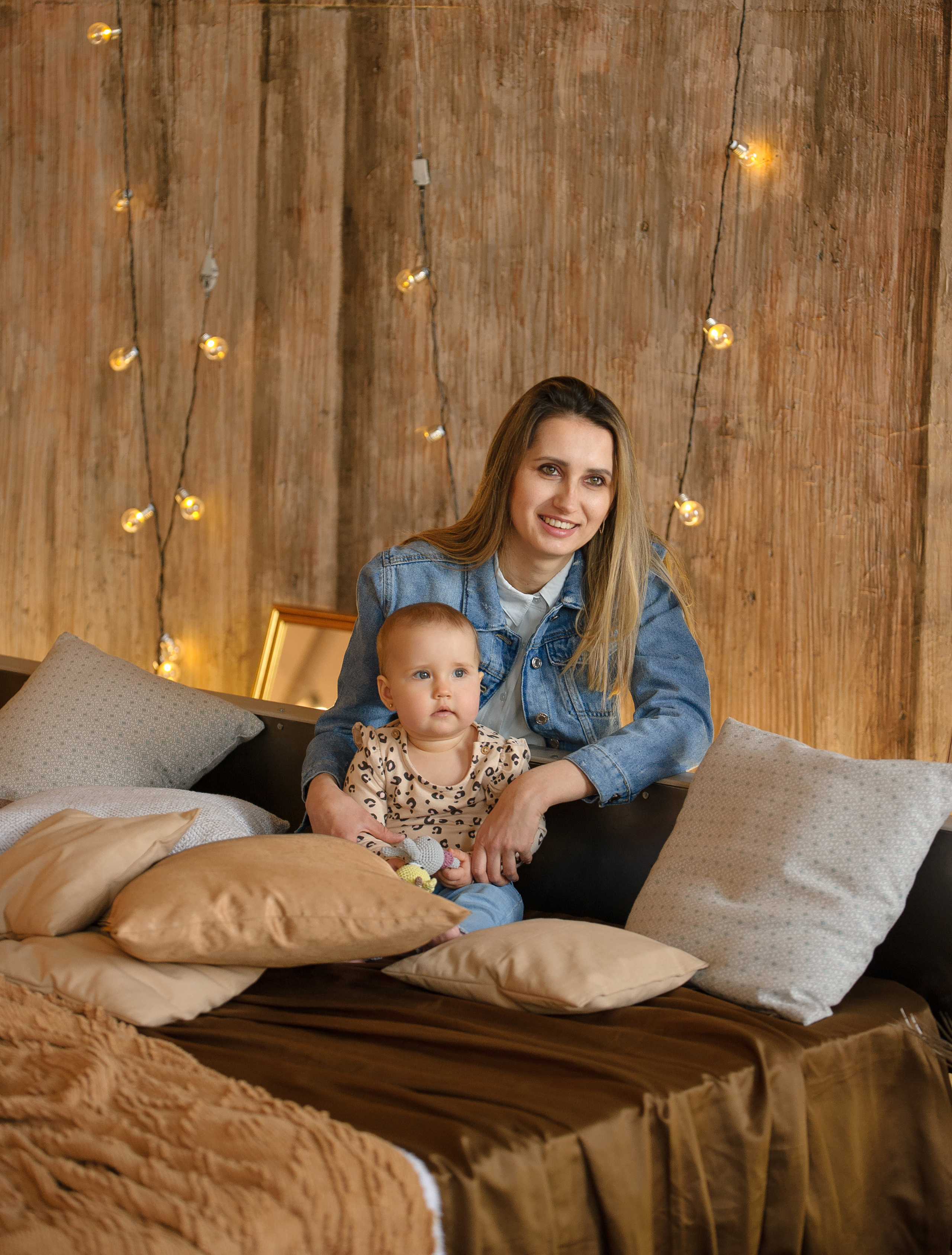 Студийная фотосессия Полины с родителями. Семейный фотограф в Кишинёве THOMAS SHTIFT