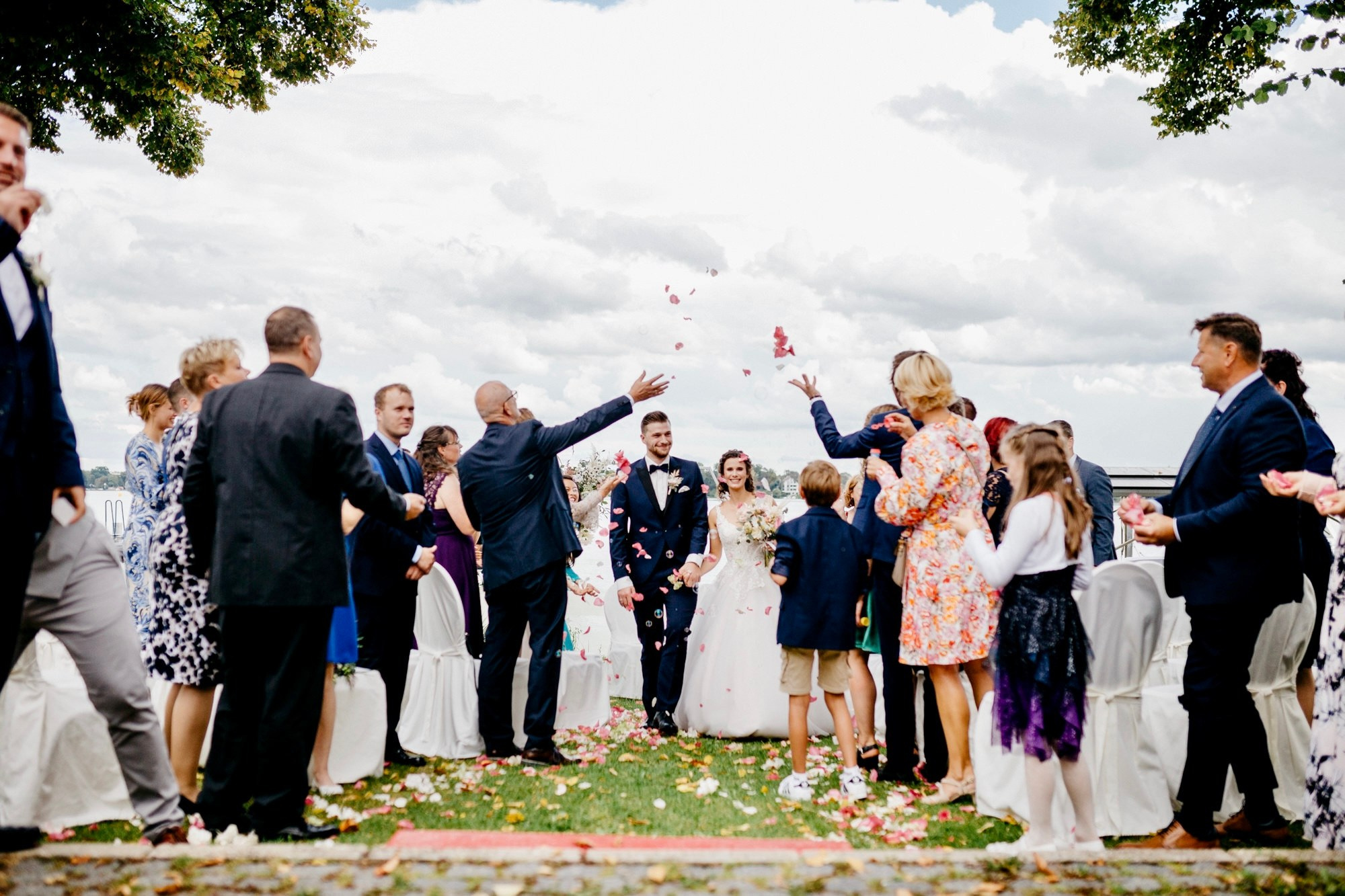Hochzeit im malerischen Dämeritzseehotel. Hochzeitsfotografie in Berlin Nataliia Schütze